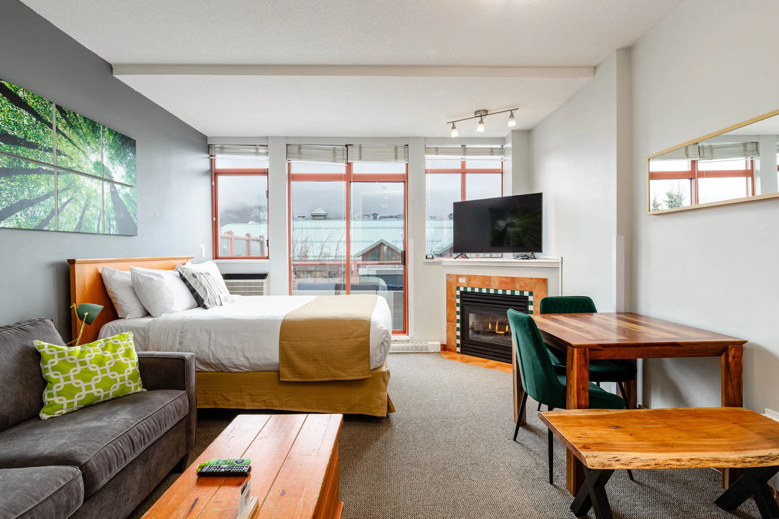 419 4369 Main Street