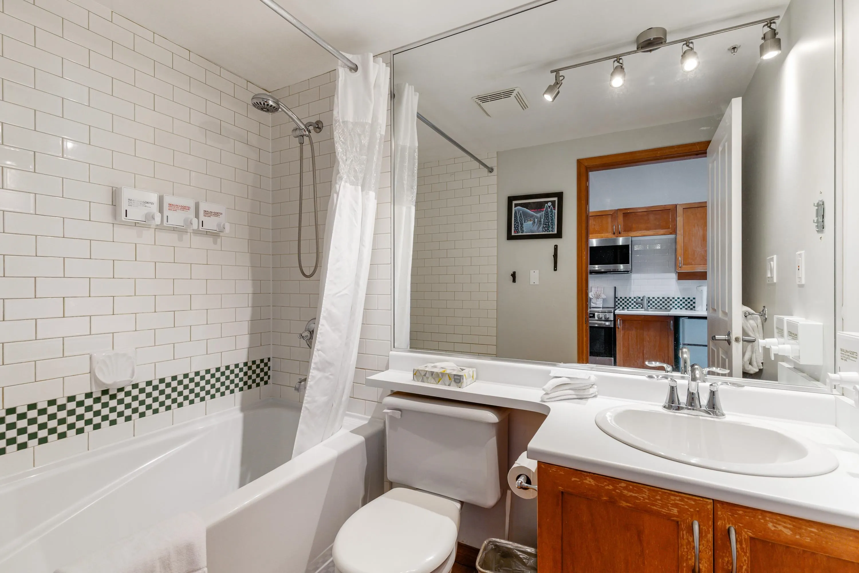 419 4369 Main Street