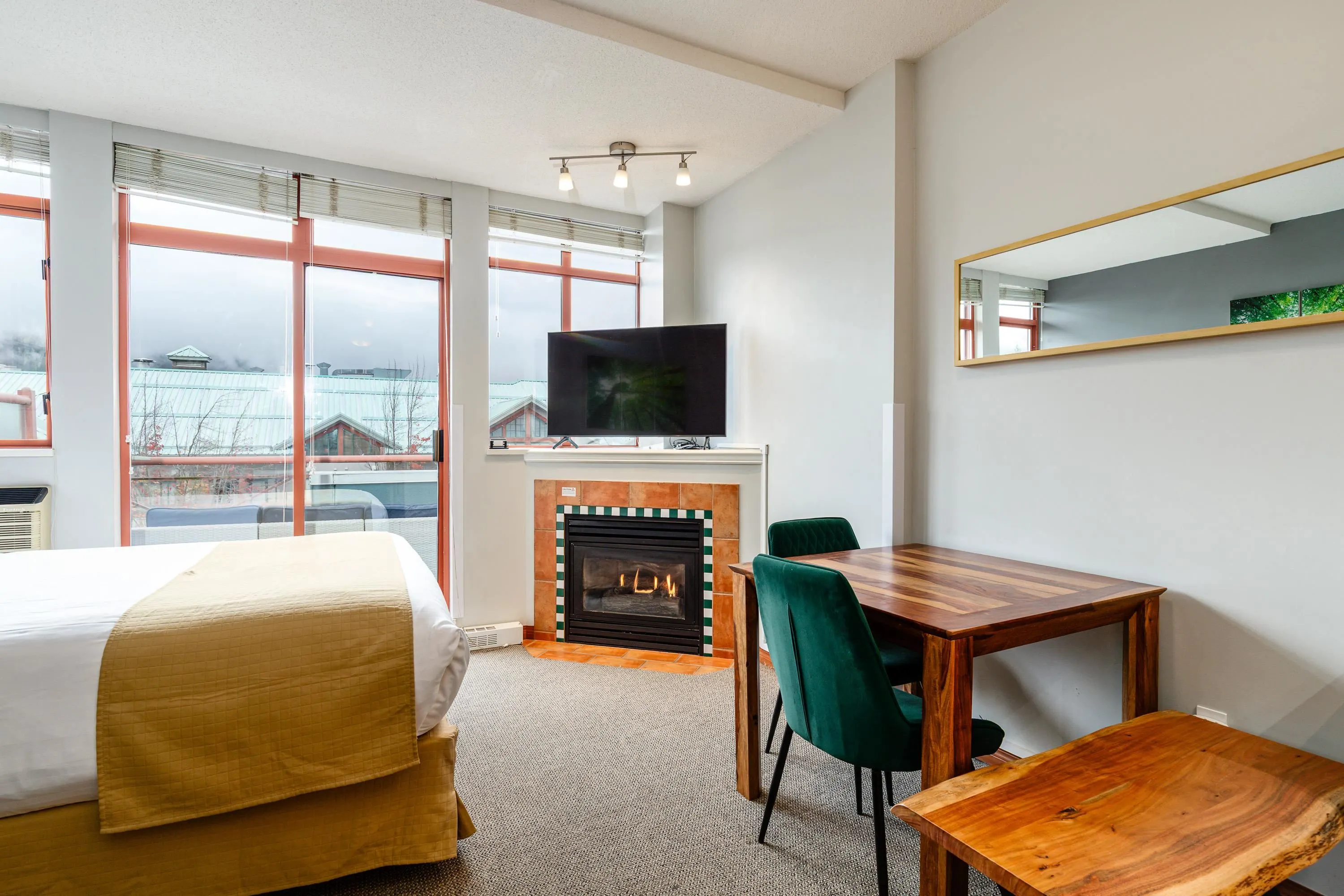 419 4369 Main Street