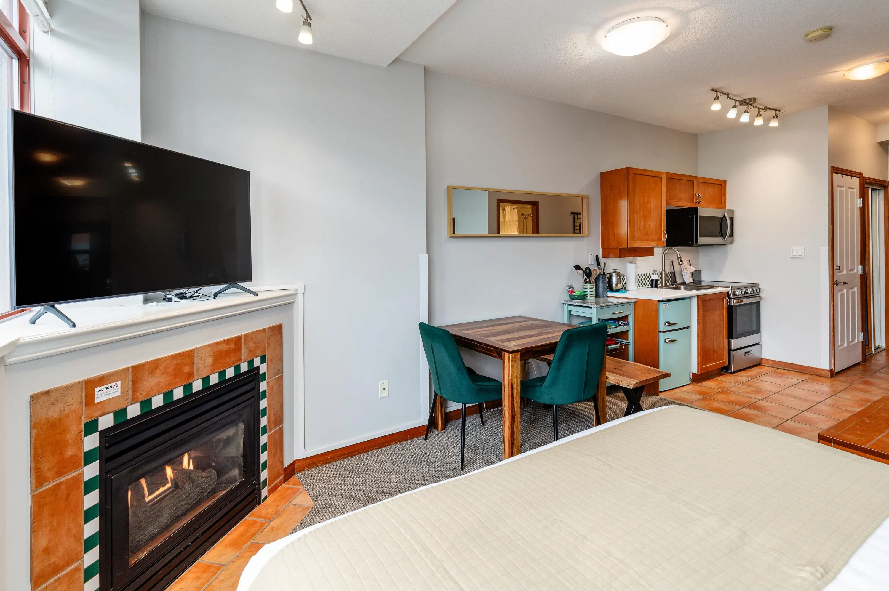 419 4369 Main Street