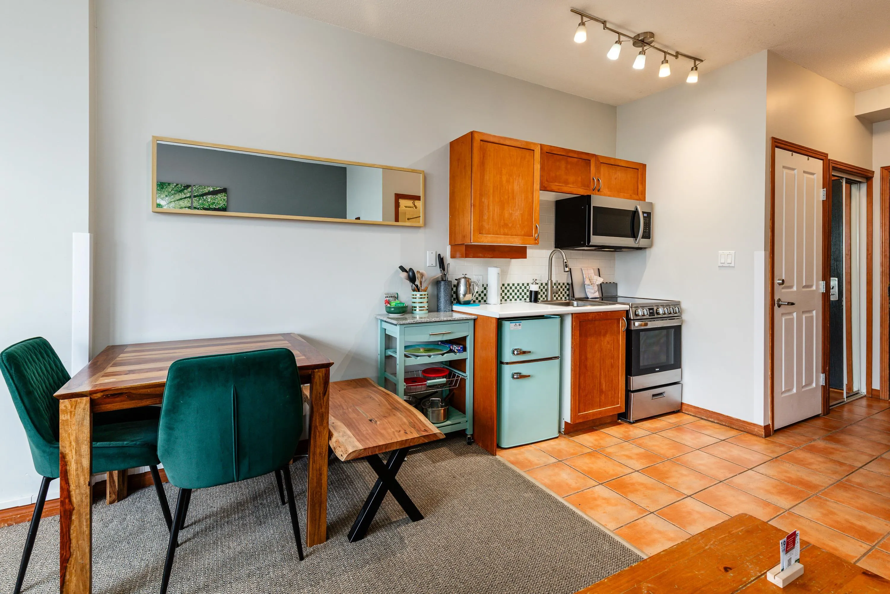 419 4369 Main Street