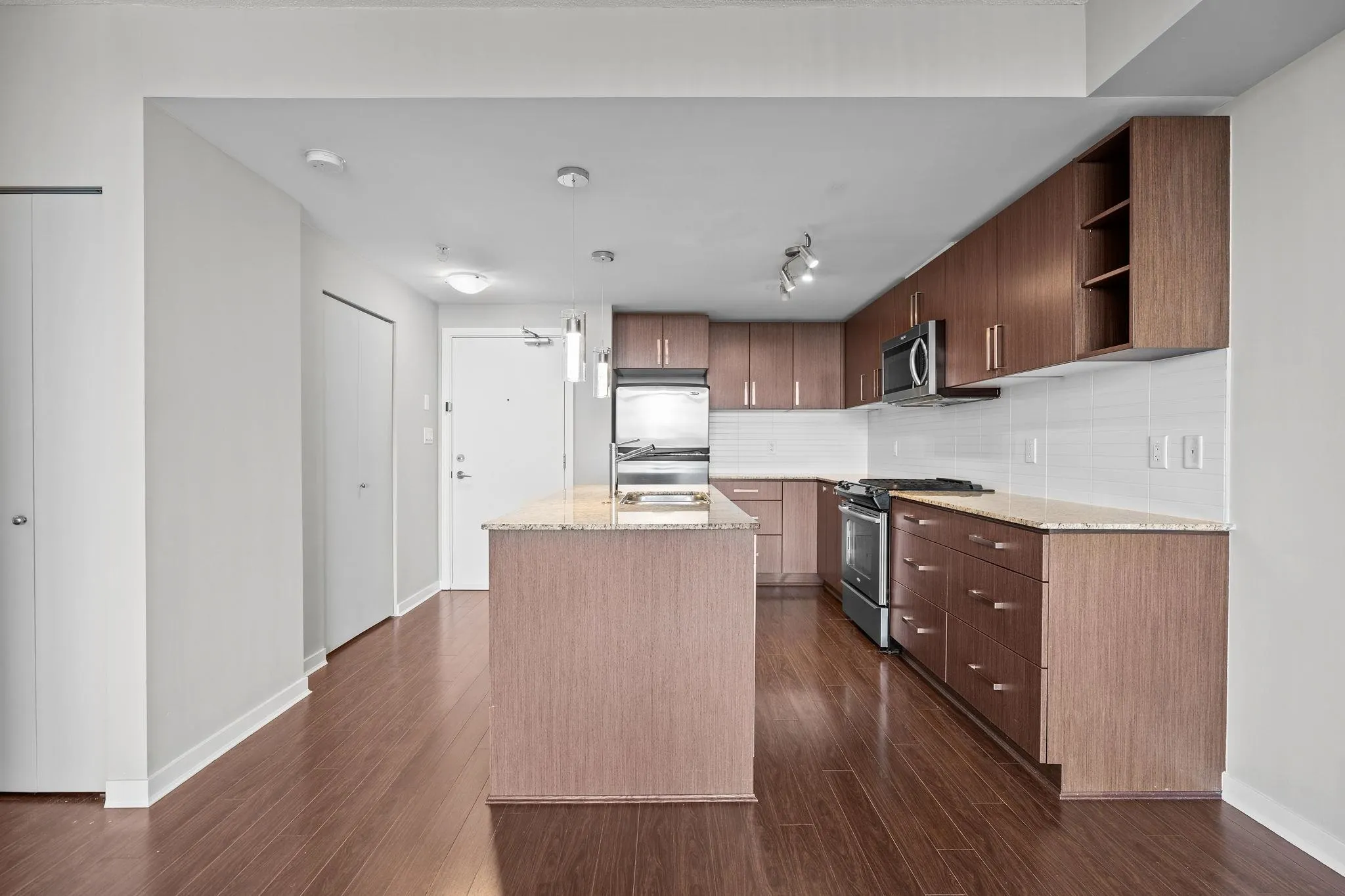 3606 9888 Cameron Street