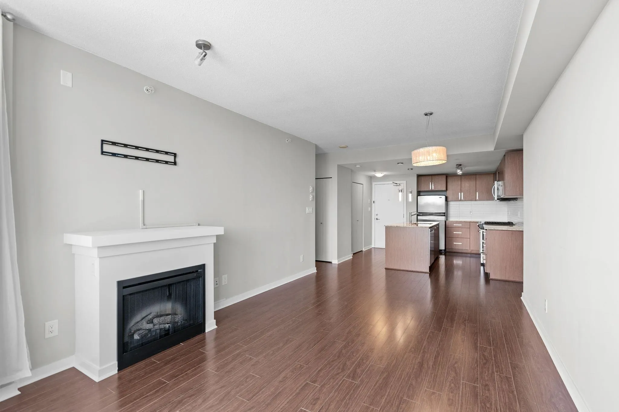 3606 9888 Cameron Street