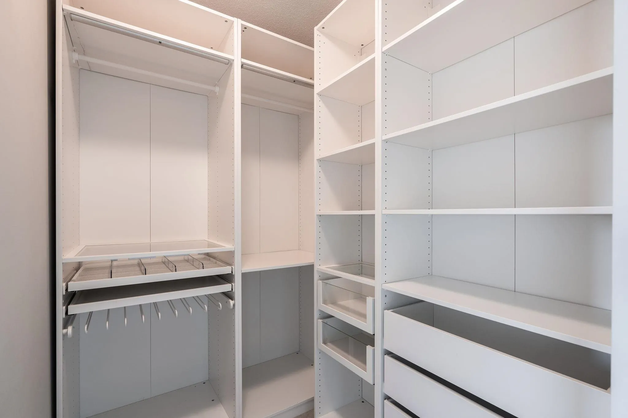 3606 9888 Cameron Street