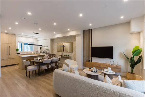 311 342 Mountain Highway