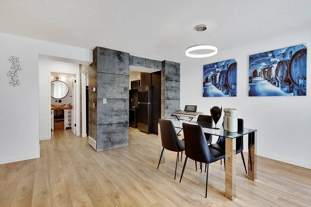 208 1220 Falcon Drive