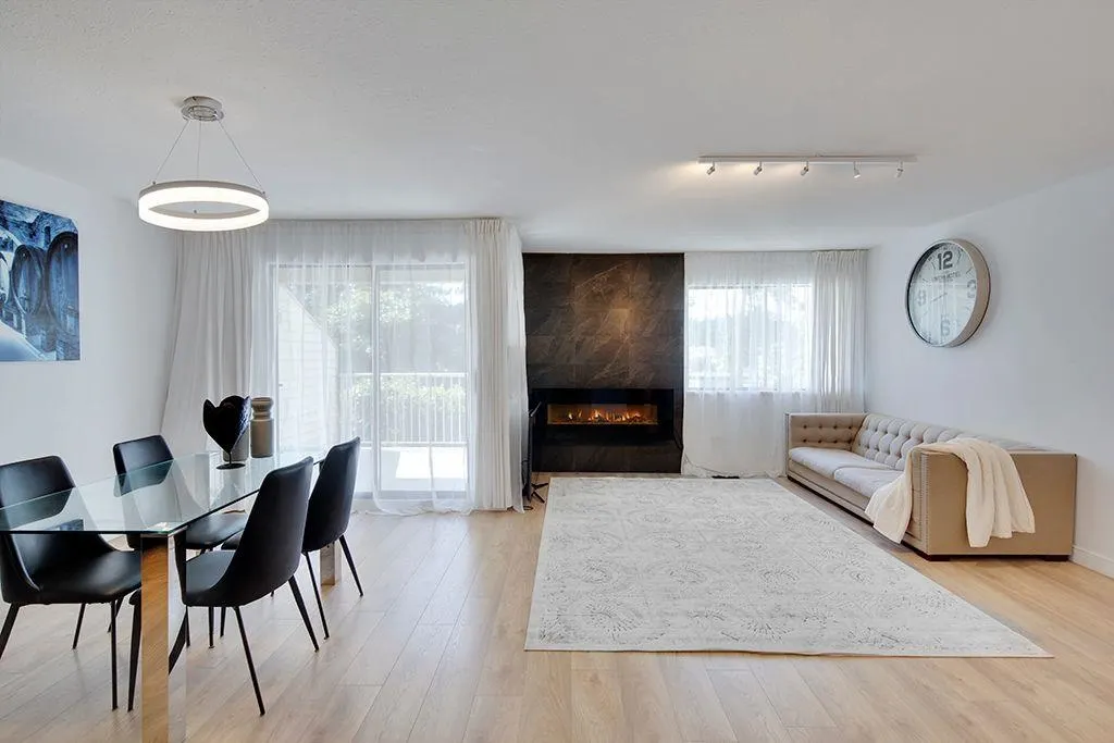 208 1220 Falcon Drive