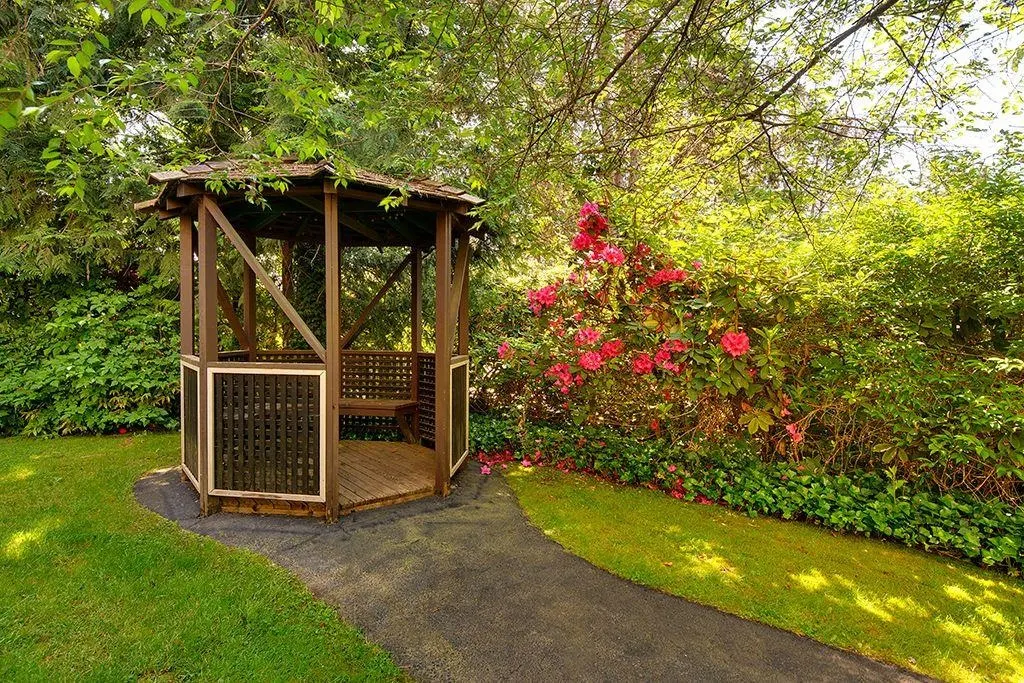 208 1220 Falcon Drive