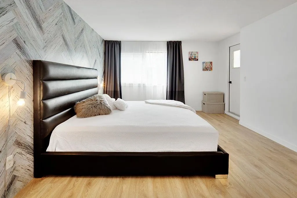 208 1220 Falcon Drive