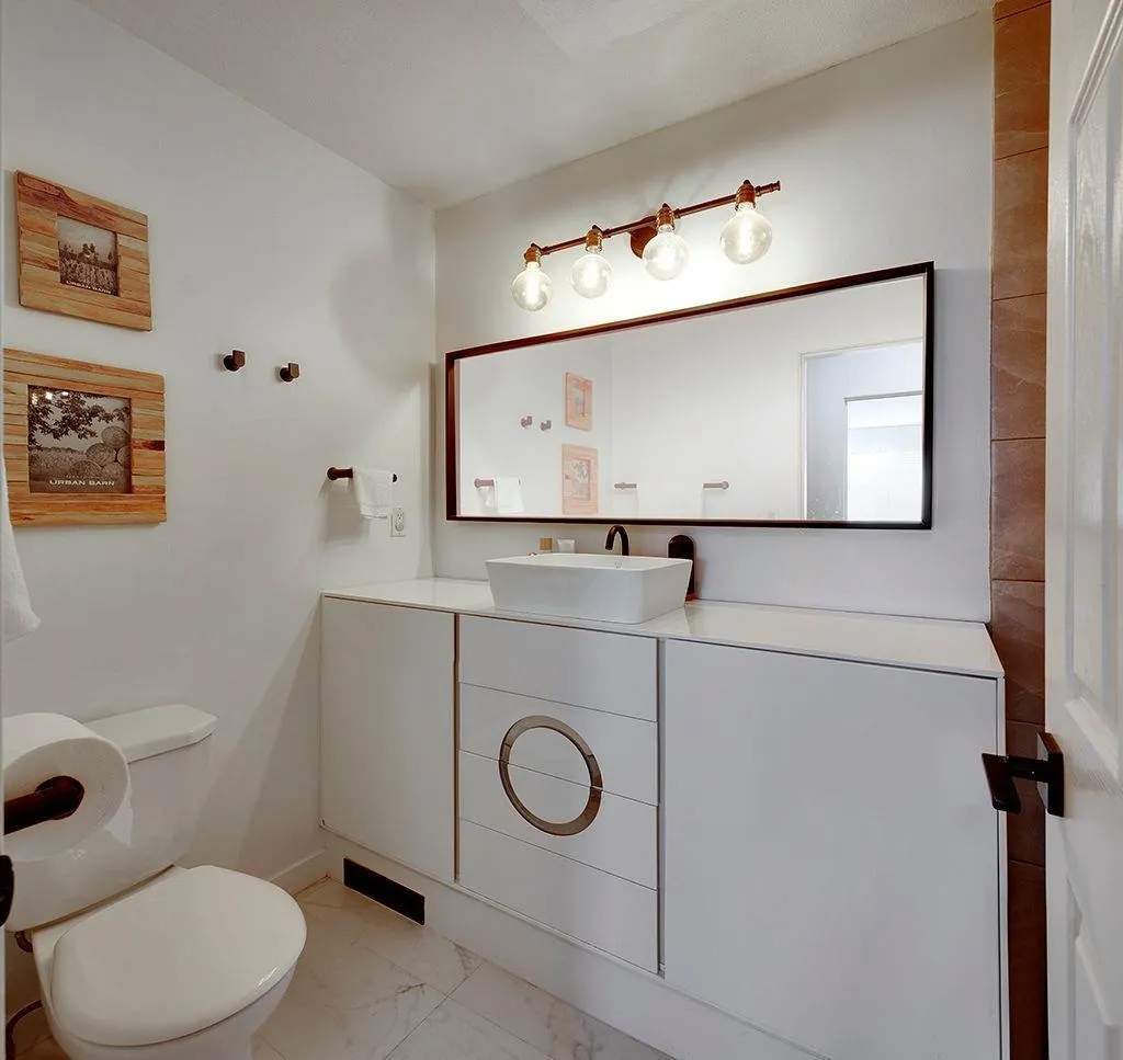 208 1220 Falcon Drive