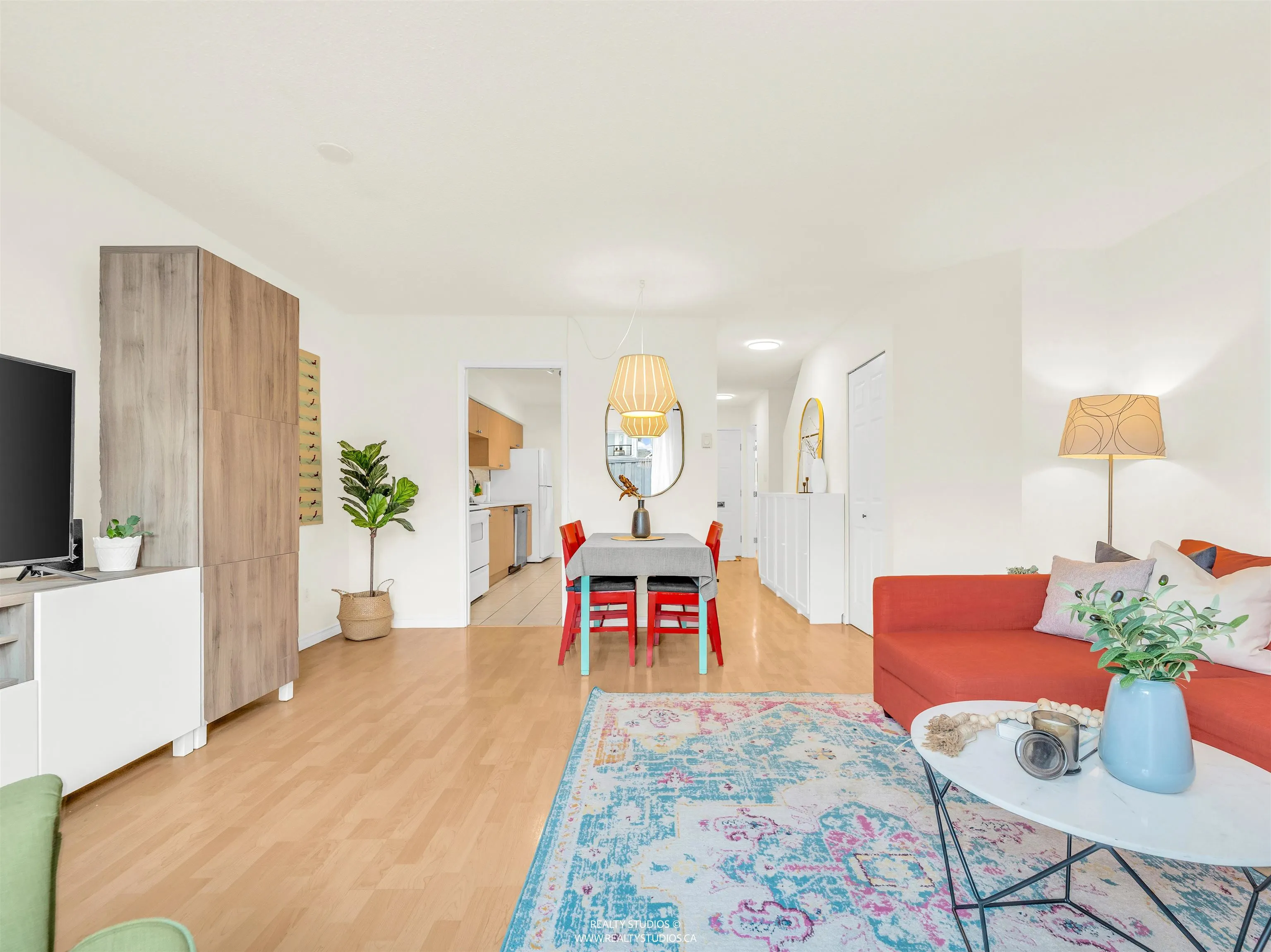 12 1255 E 15th Avenue