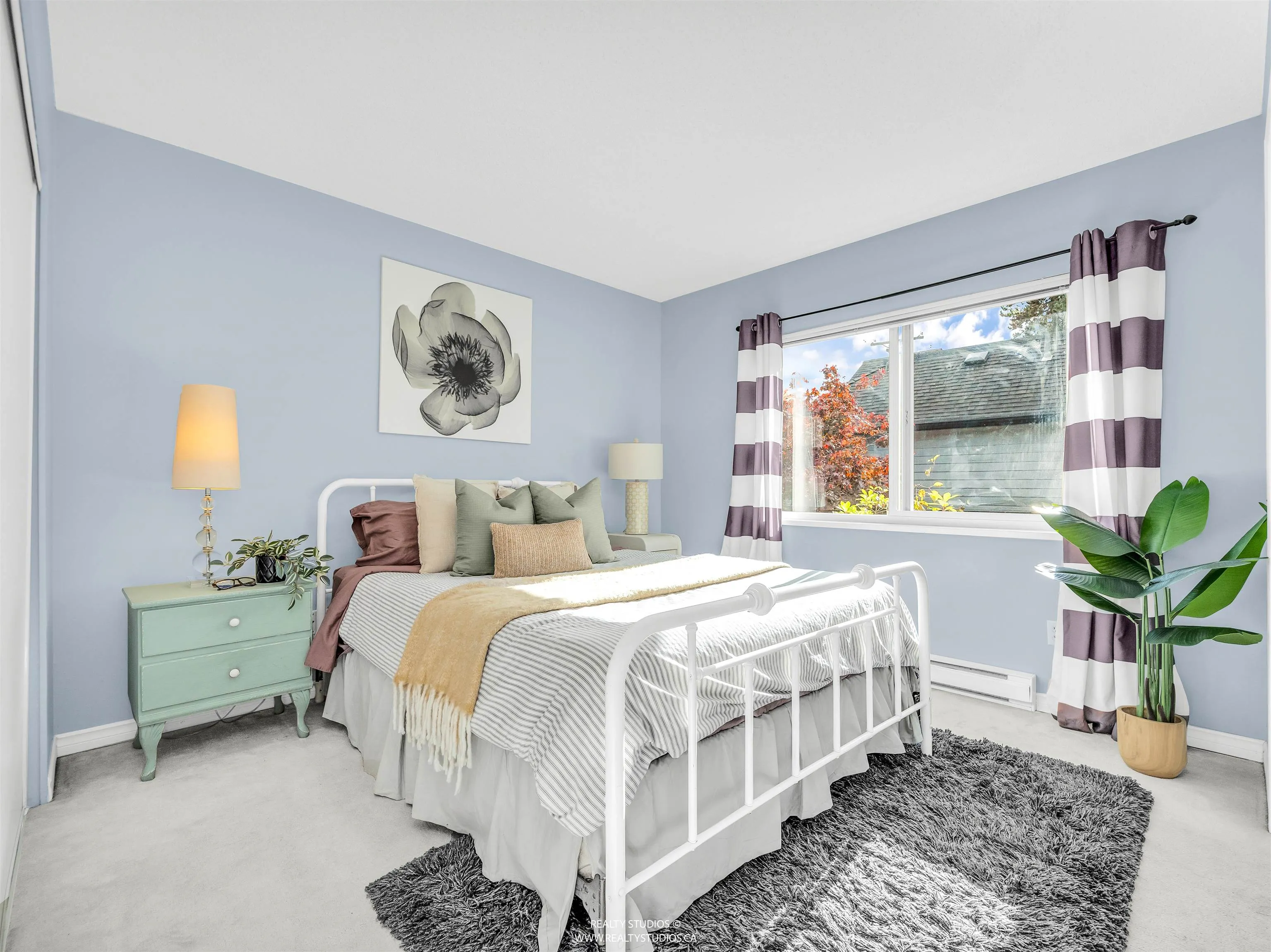 12 1255 E 15th Avenue