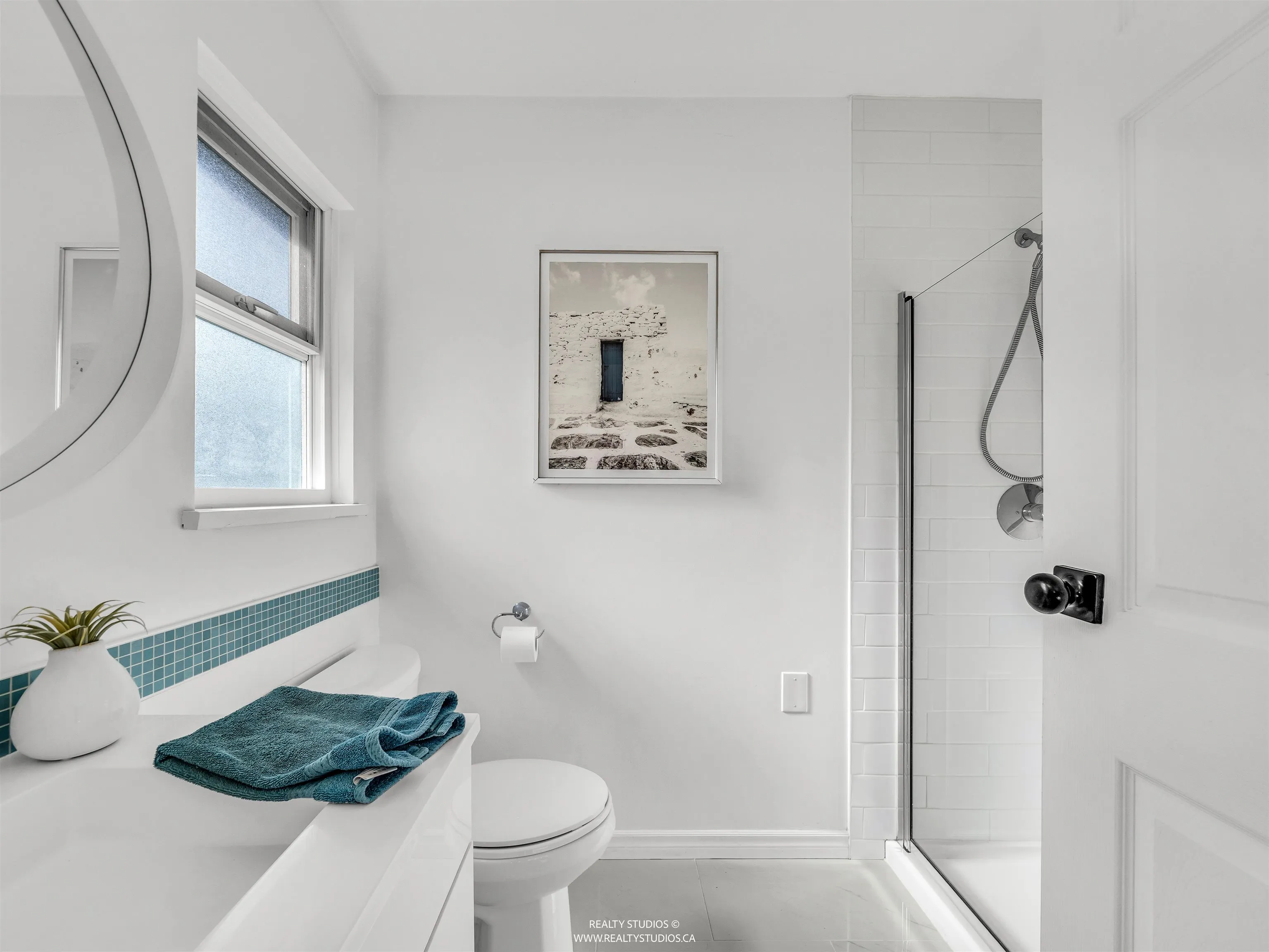 12 1255 E 15th Avenue