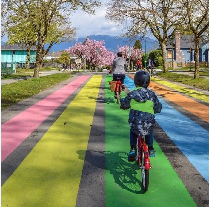 12 1255 E 15th Avenue