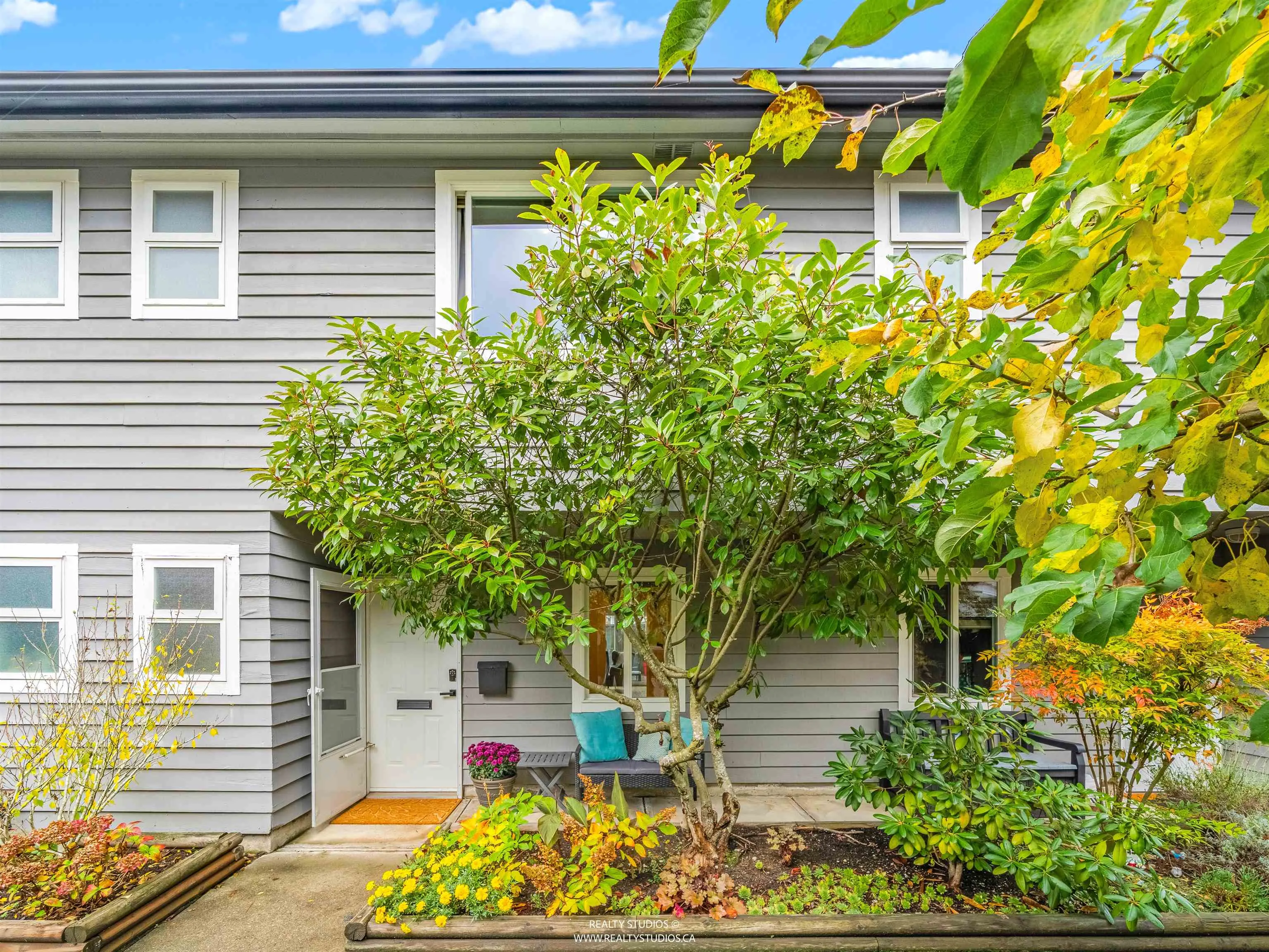 12 1255 E 15th Avenue