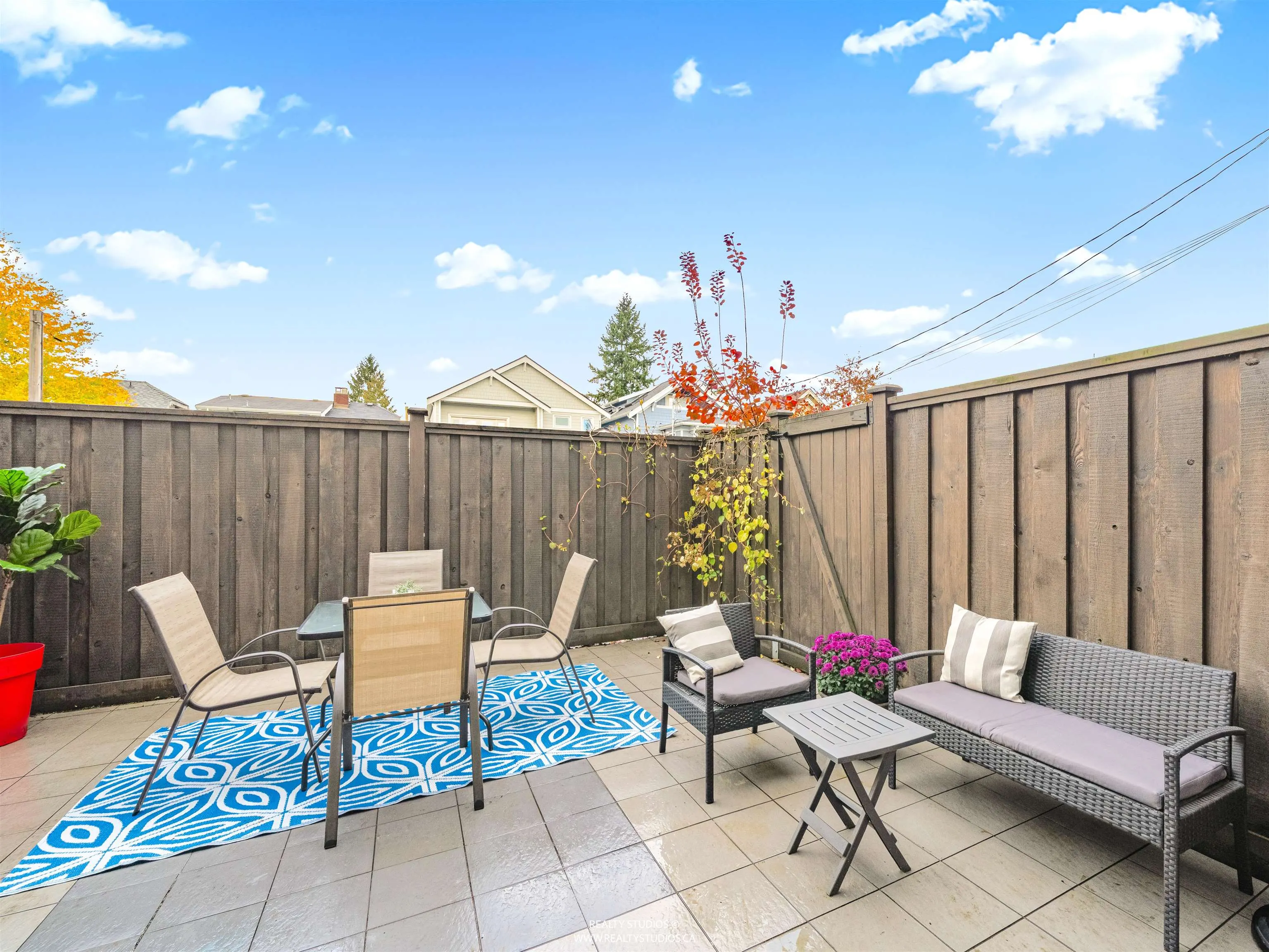 12 1255 E 15th Avenue