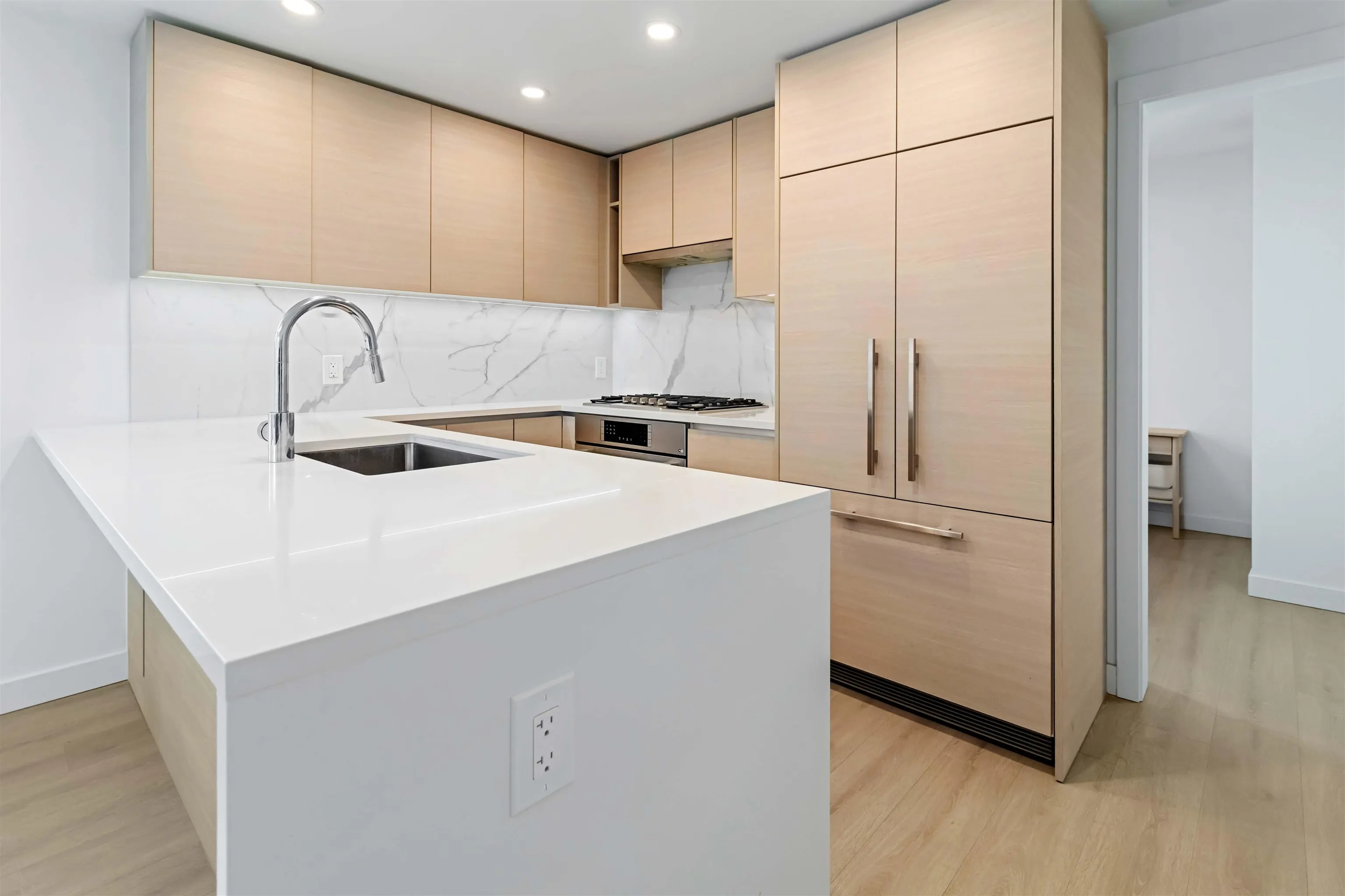 1204 823 Carnarvon Street