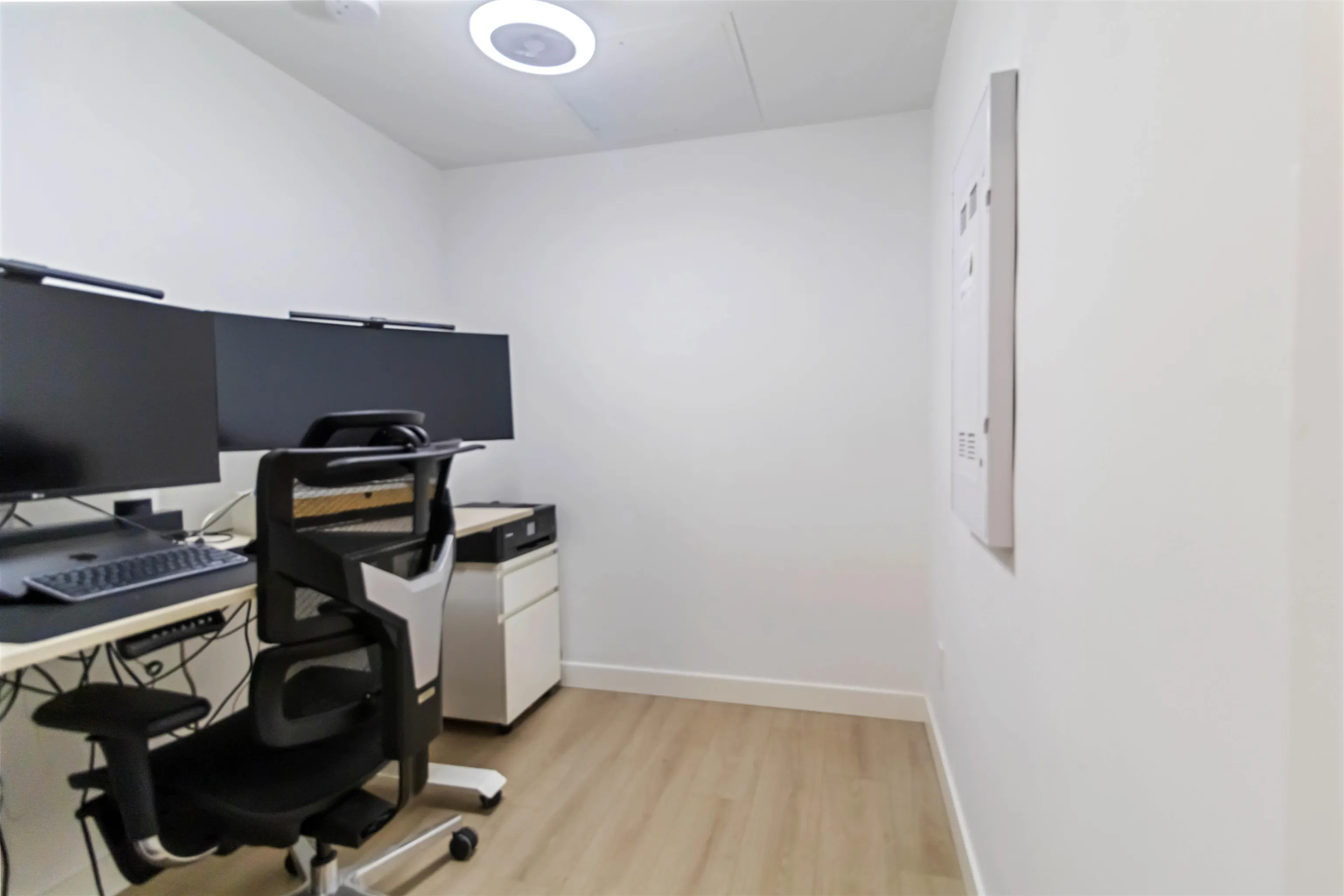 1204 823 Carnarvon Street