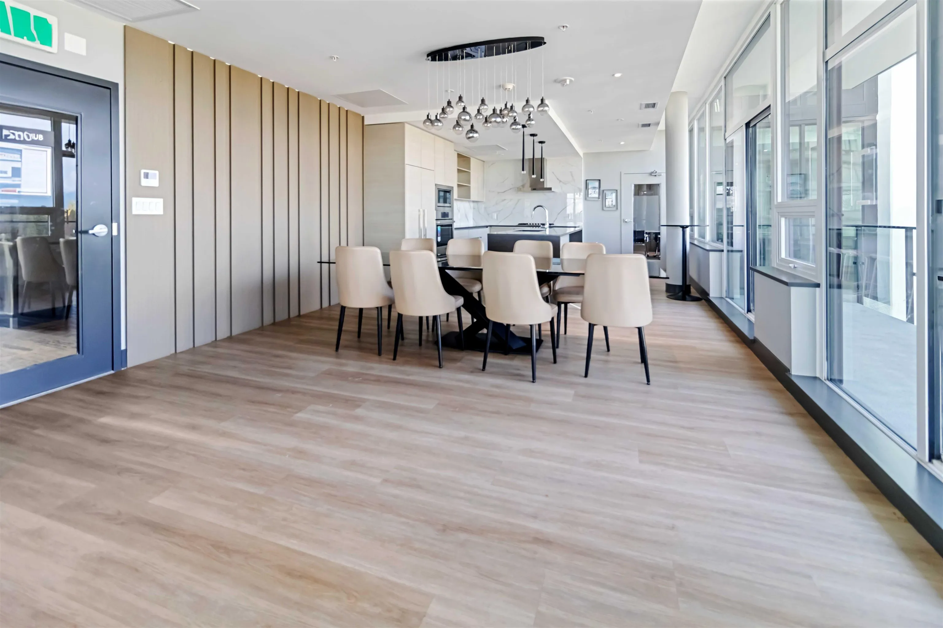 1204 823 Carnarvon Street