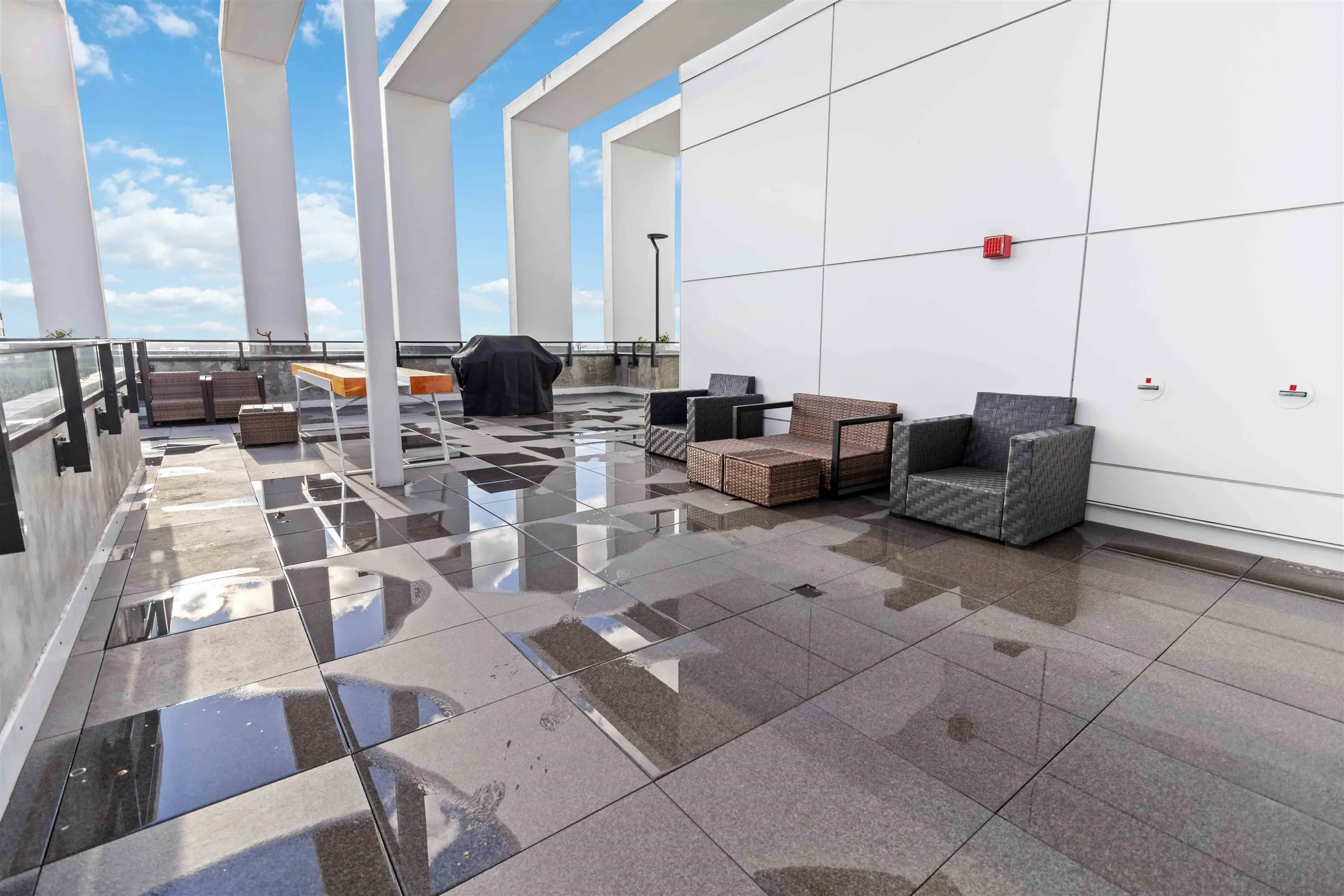 1204 823 Carnarvon Street