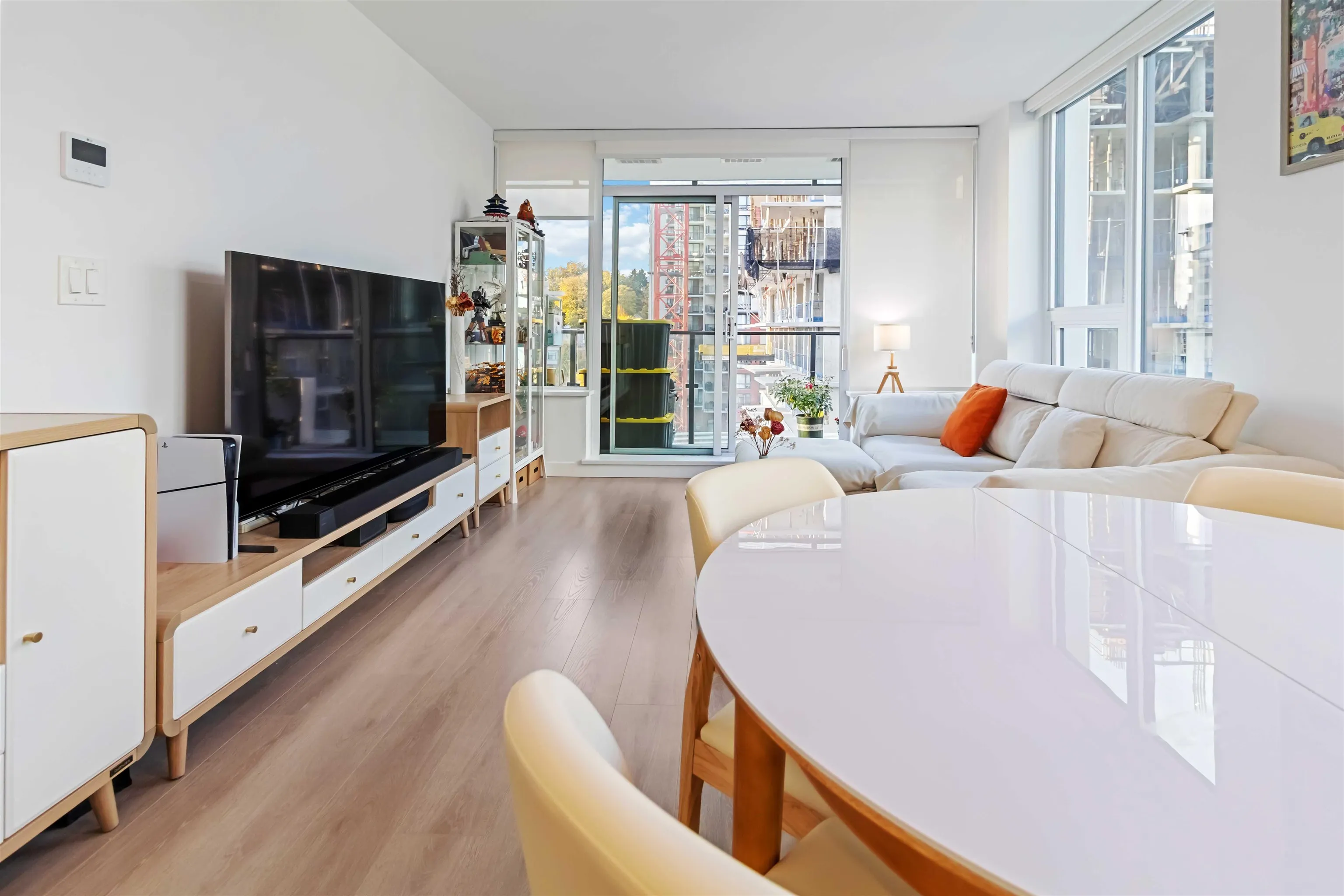 1204 823 Carnarvon Street