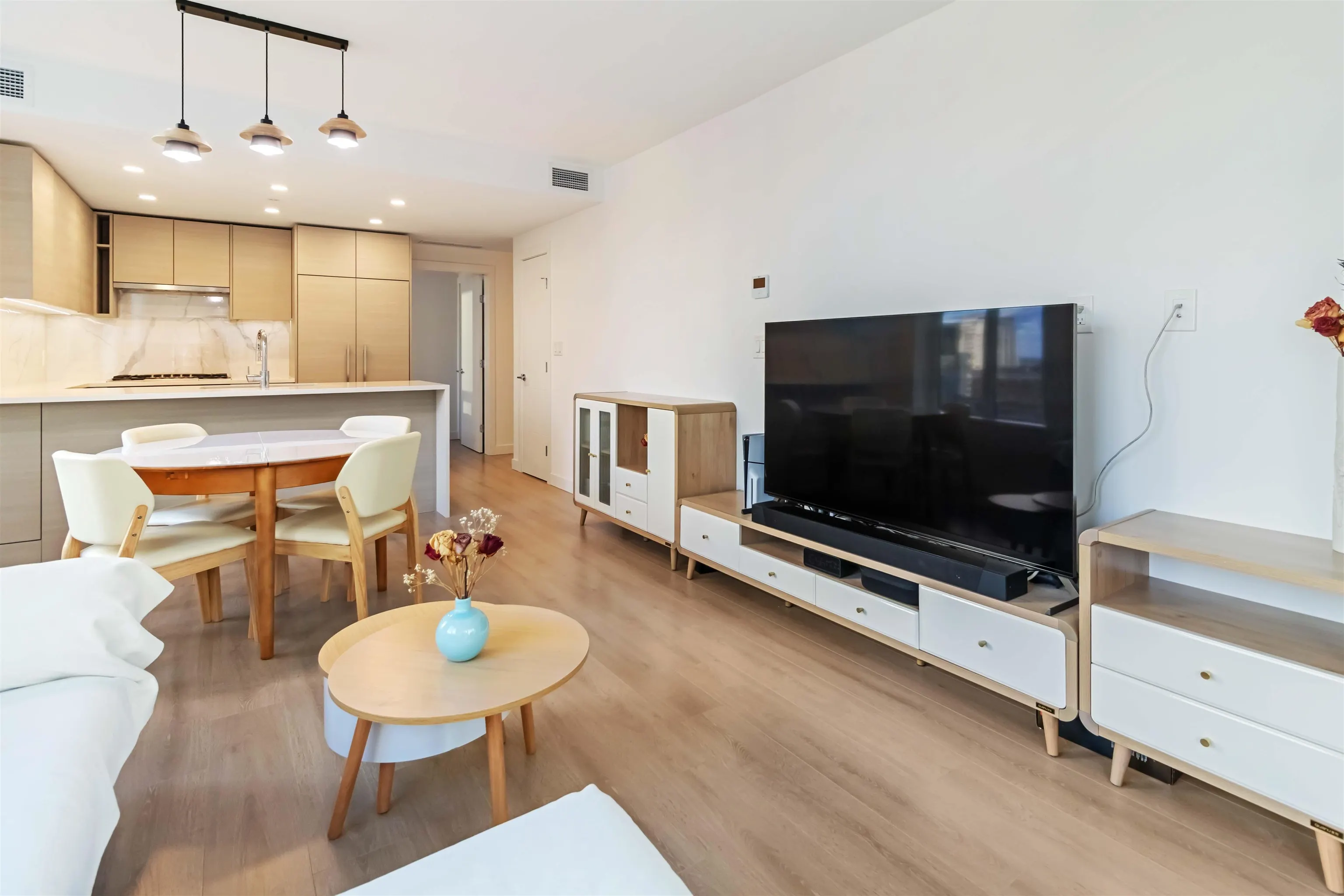 1204 823 Carnarvon Street