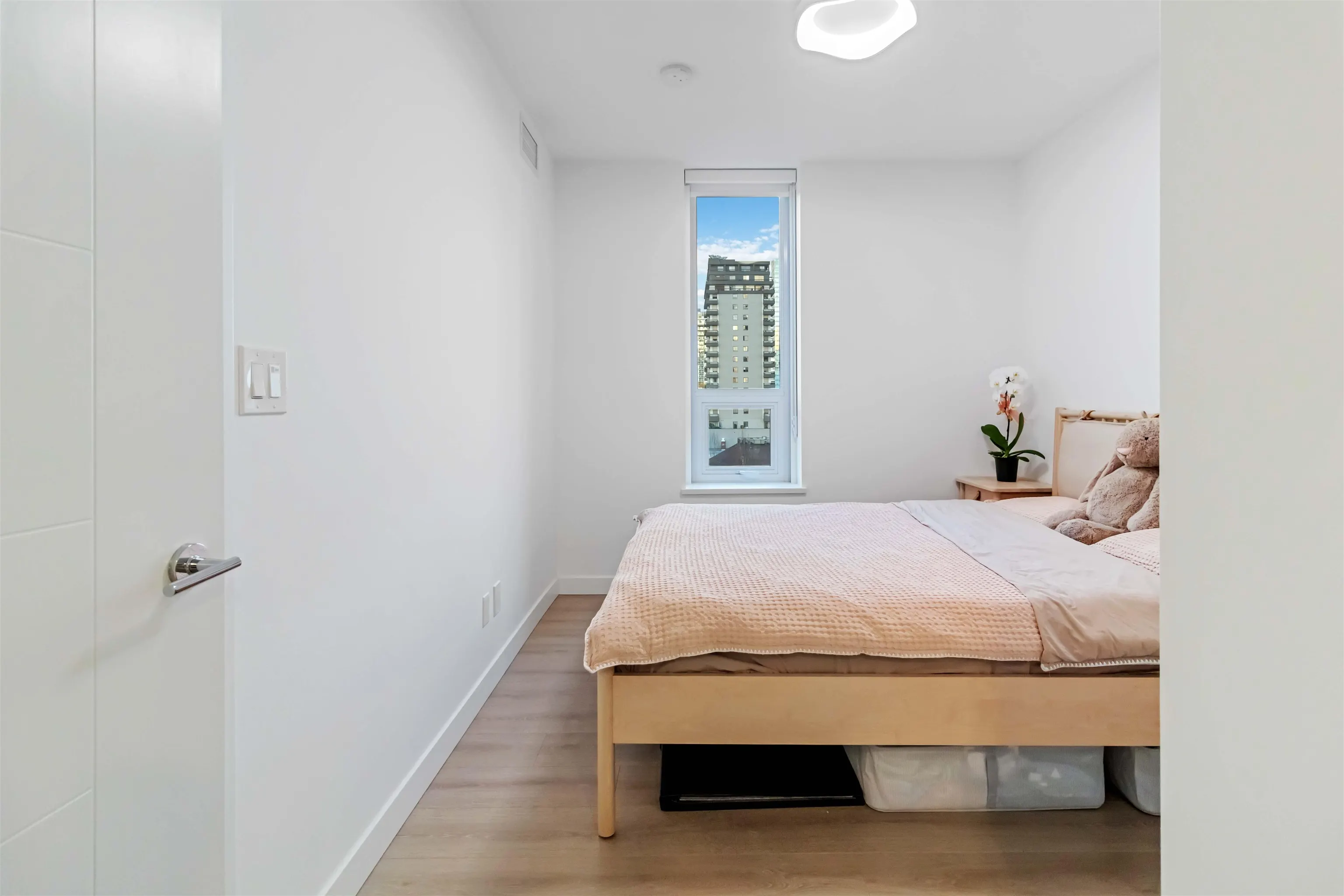 1204 823 Carnarvon Street