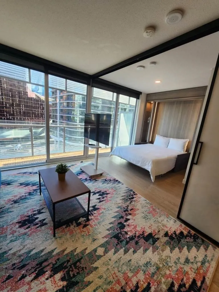 707 89 Nelson Street