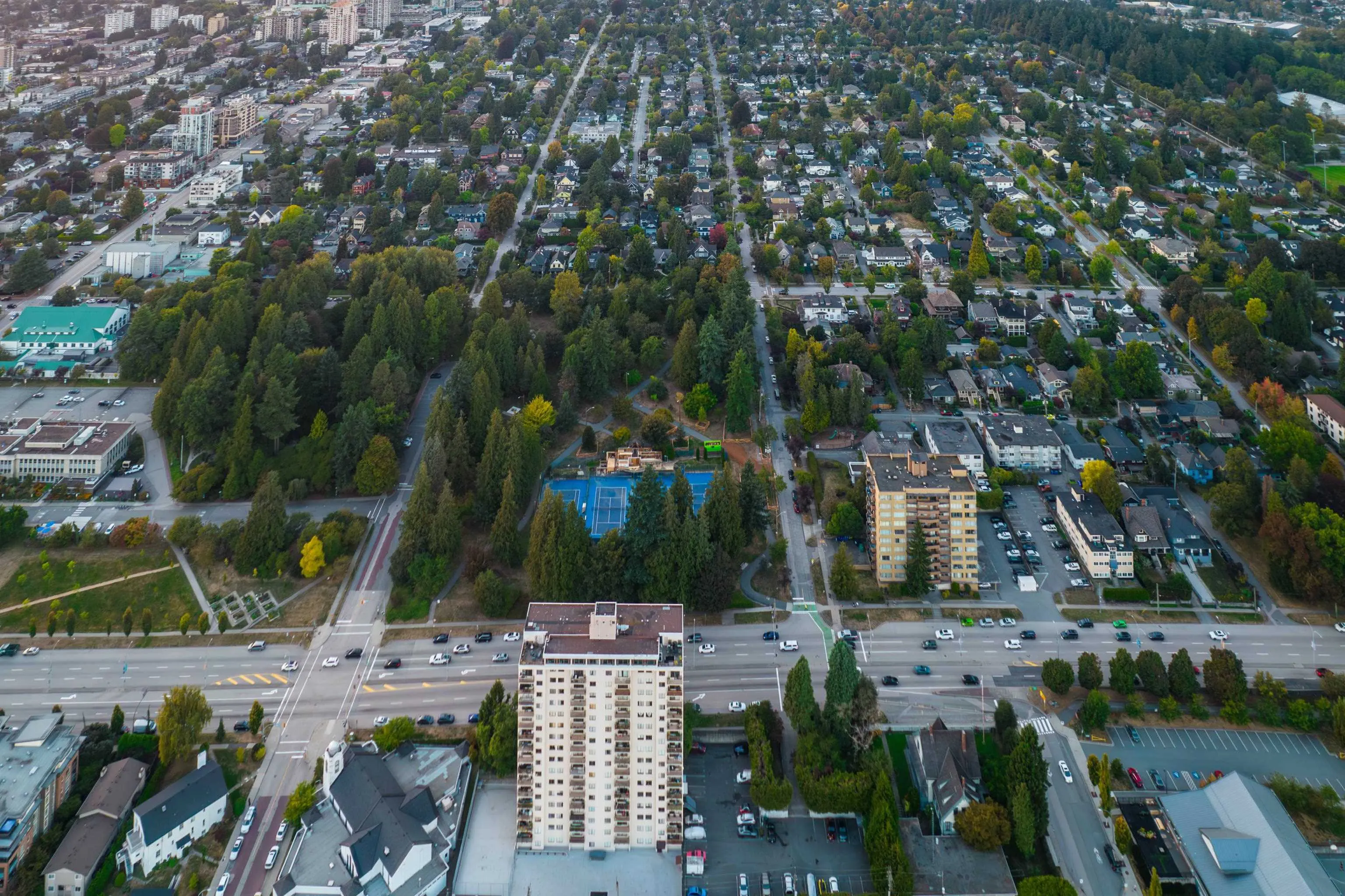 405 320 Royal Avenue