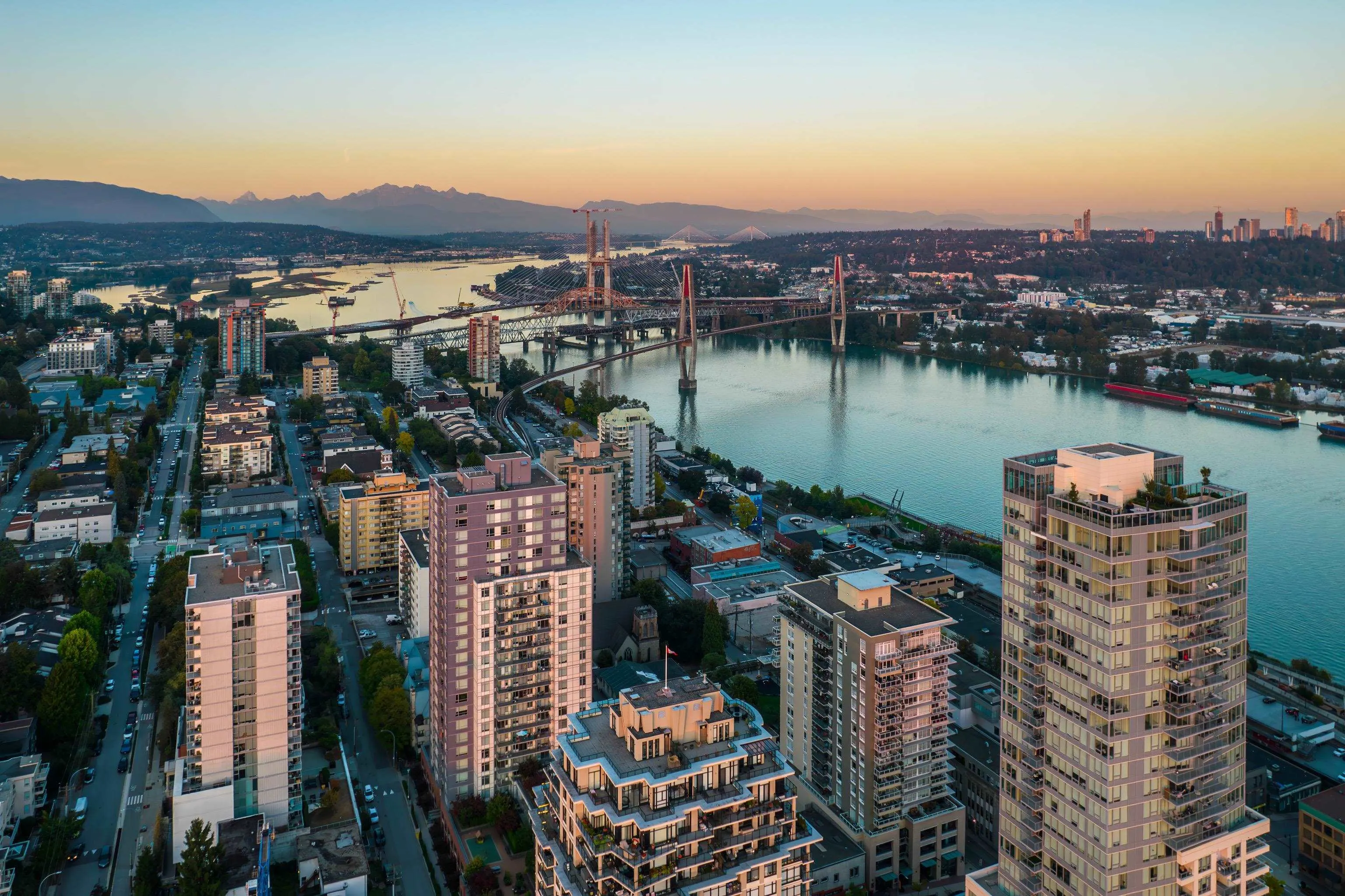 405 320 Royal Avenue