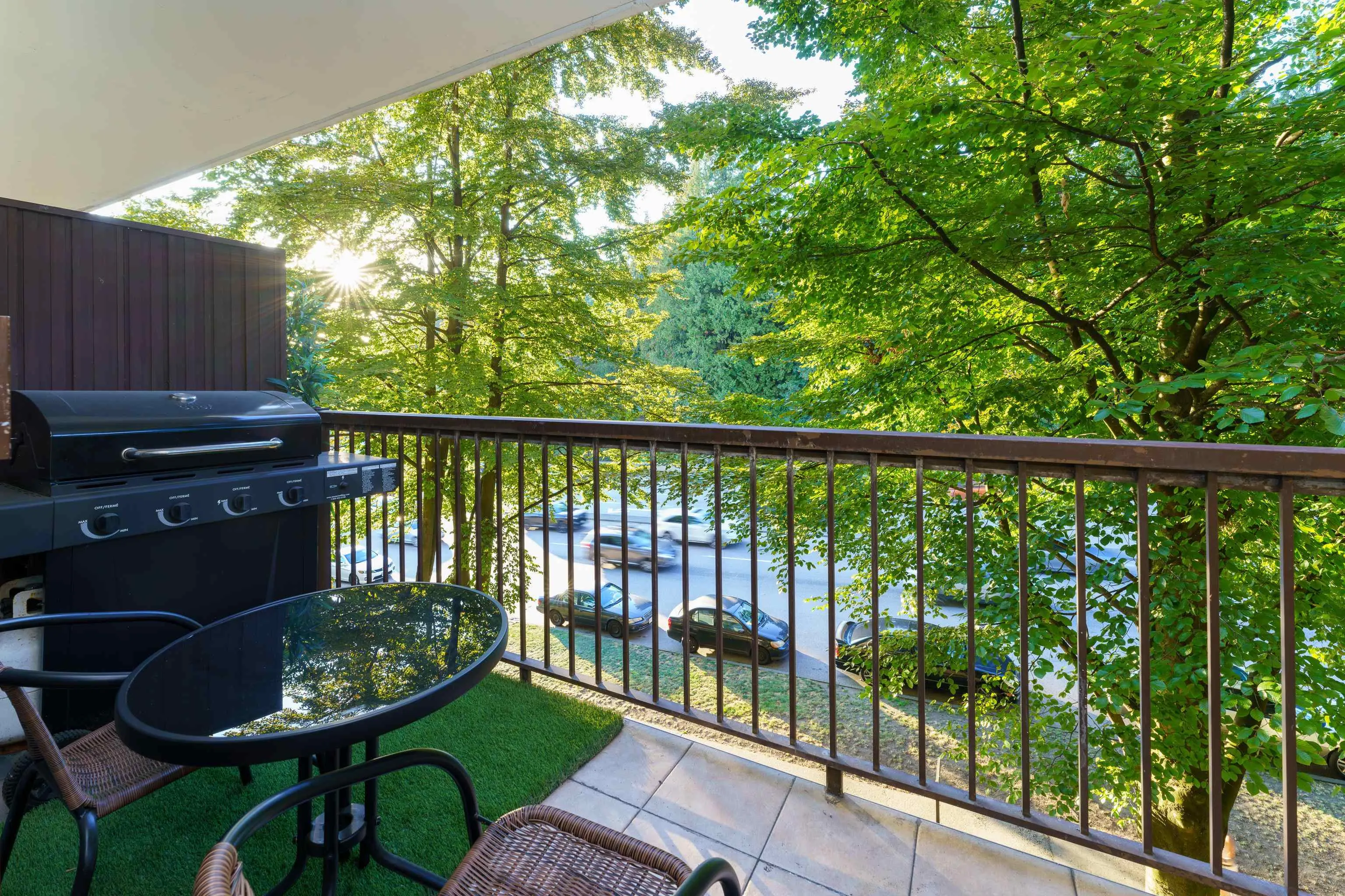 405 320 Royal Avenue