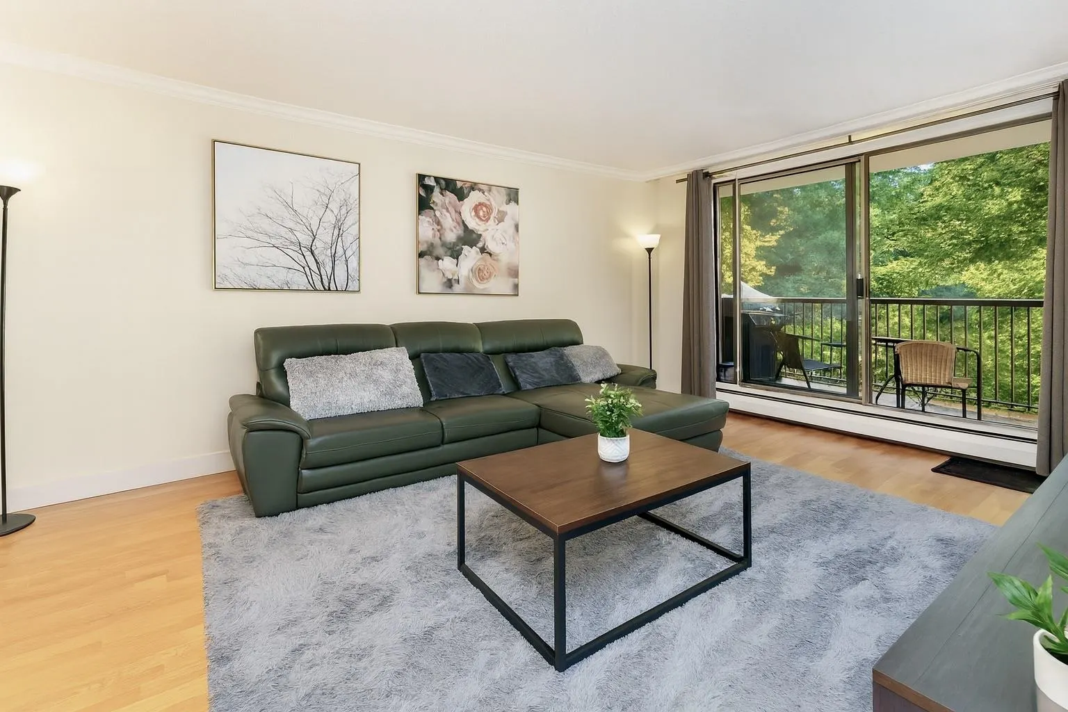 405 320 Royal Avenue