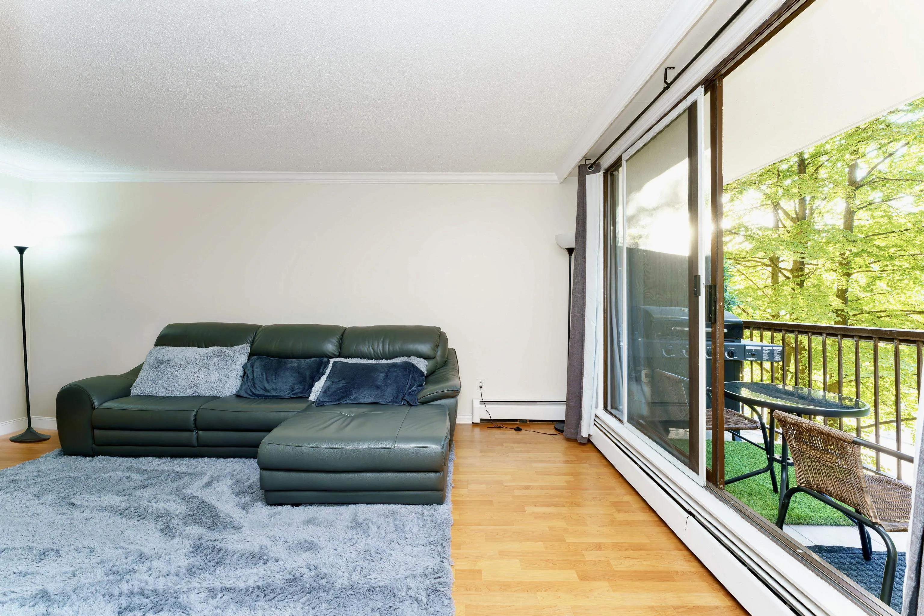 405 320 Royal Avenue