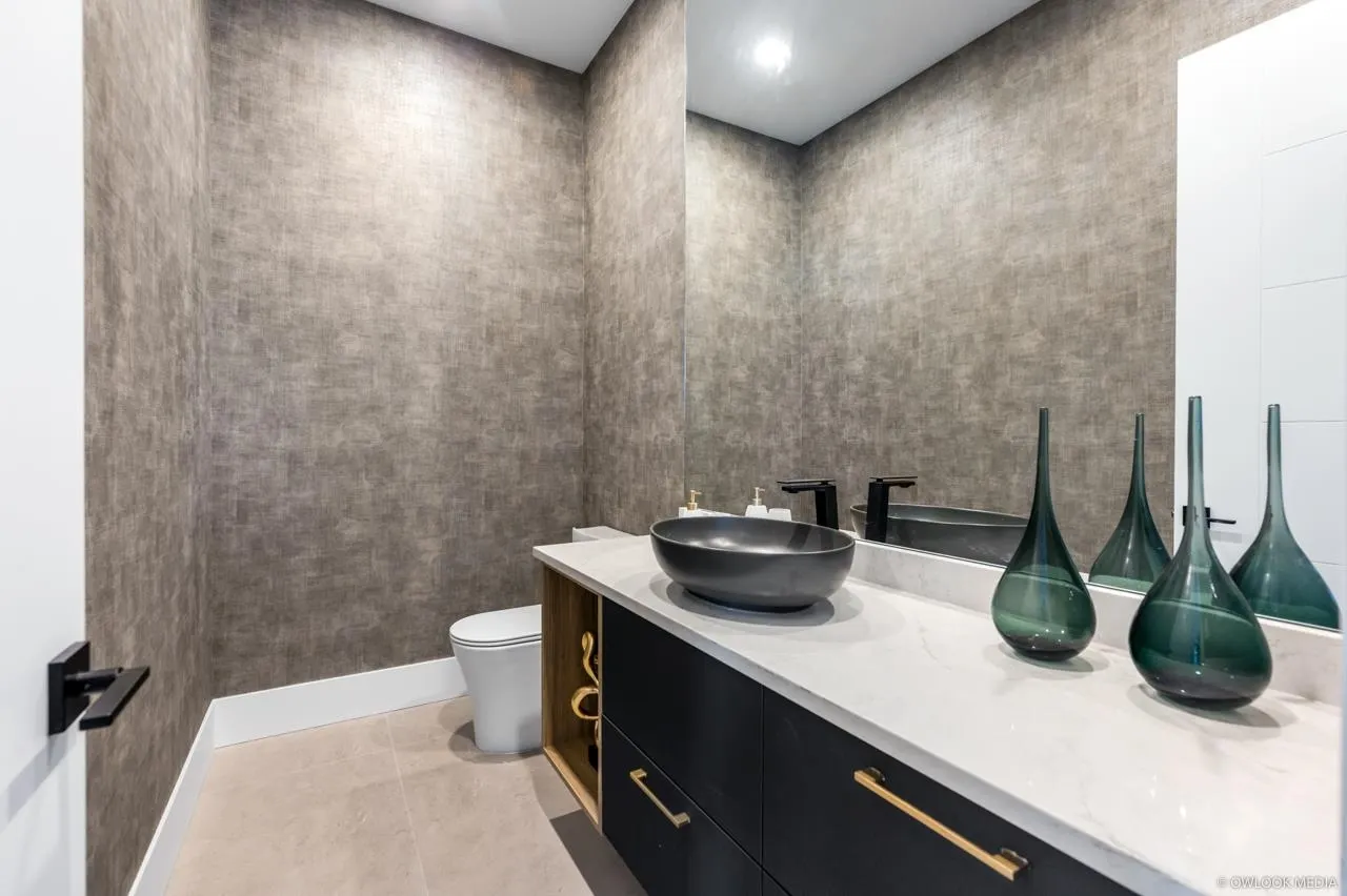 10791 Ashcroft Avenue