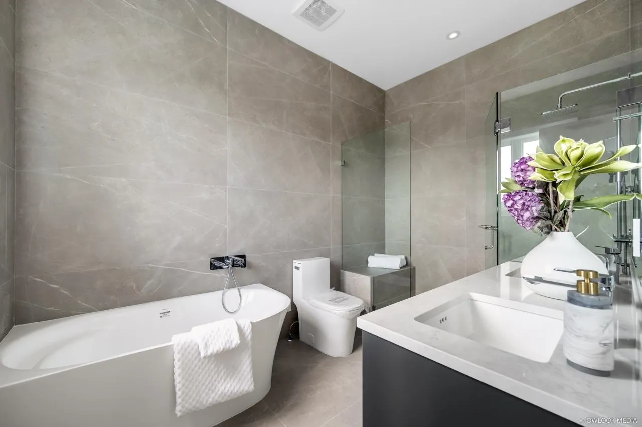 10791 Ashcroft Avenue