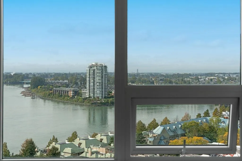 1901 988 Quayside Drive