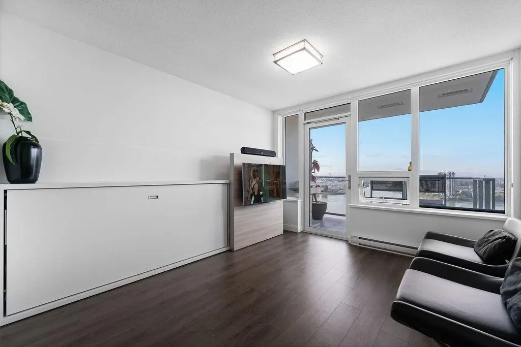 1901 988 Quayside Drive