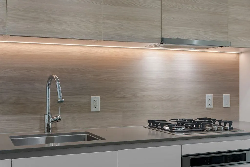 1901 988 Quayside Drive