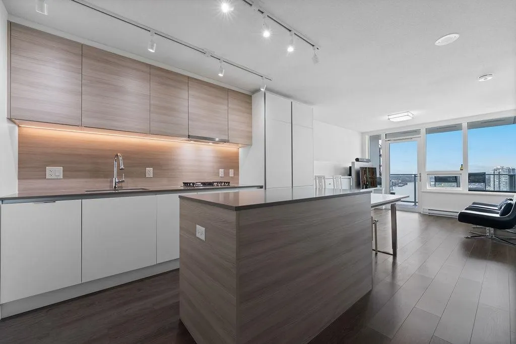 1901 988 Quayside Drive