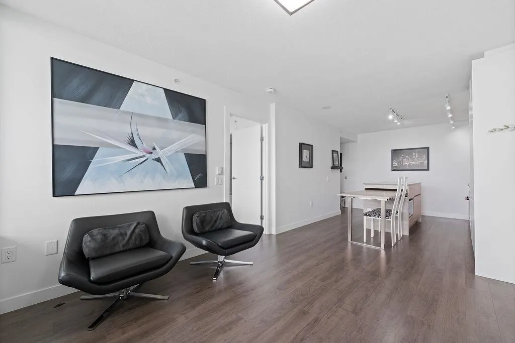 1901 988 Quayside Drive