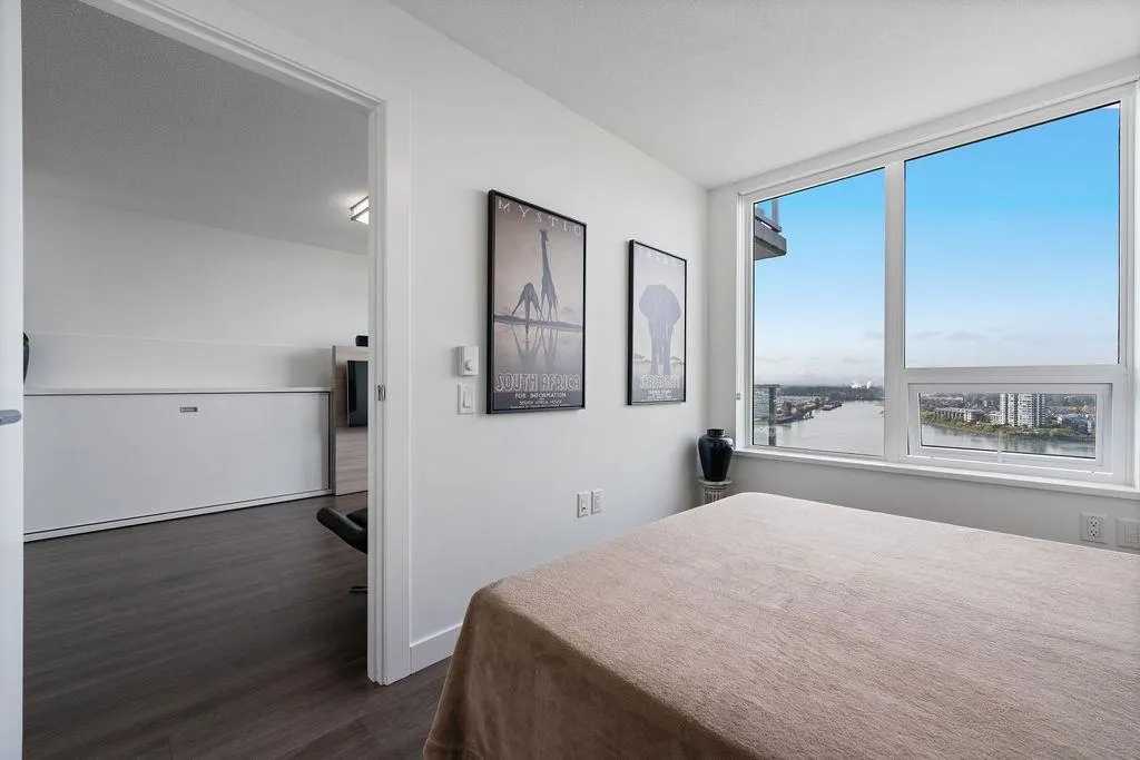 1901 988 Quayside Drive