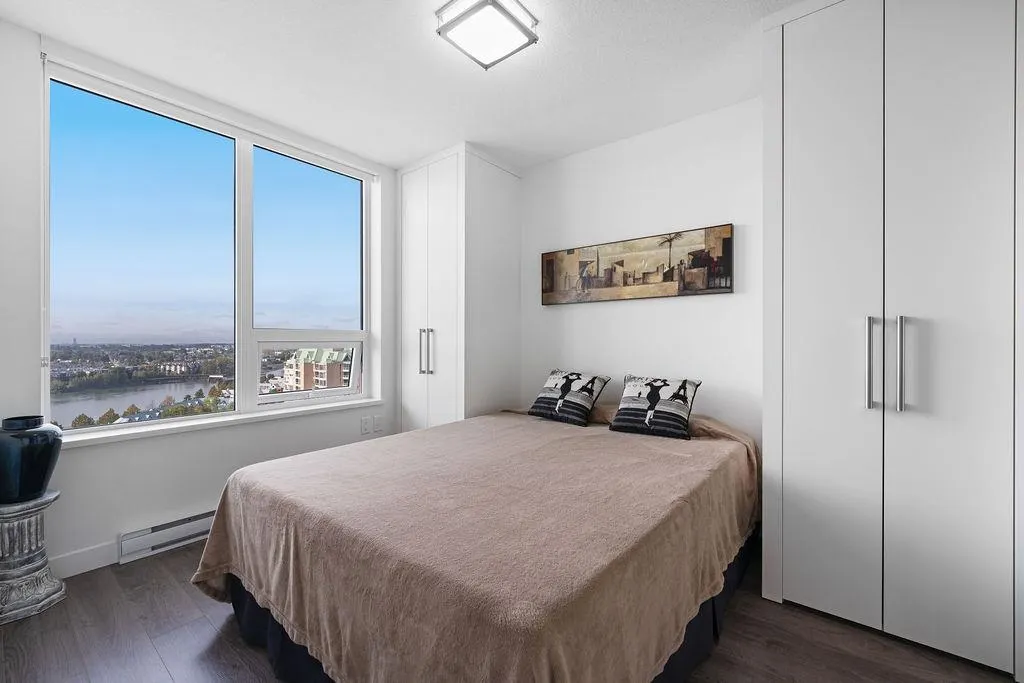 1901 988 Quayside Drive