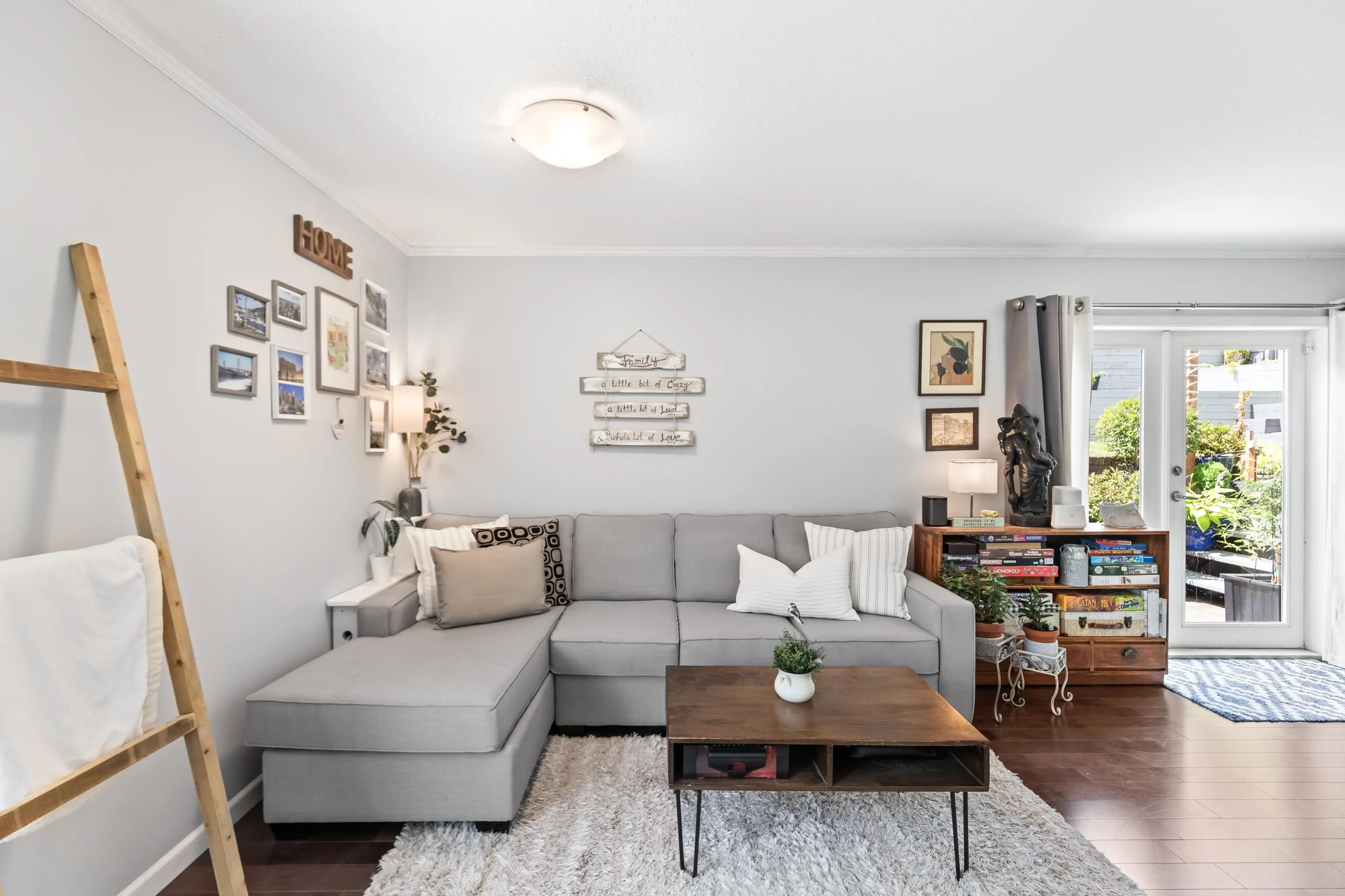 472 Riverview Crescent