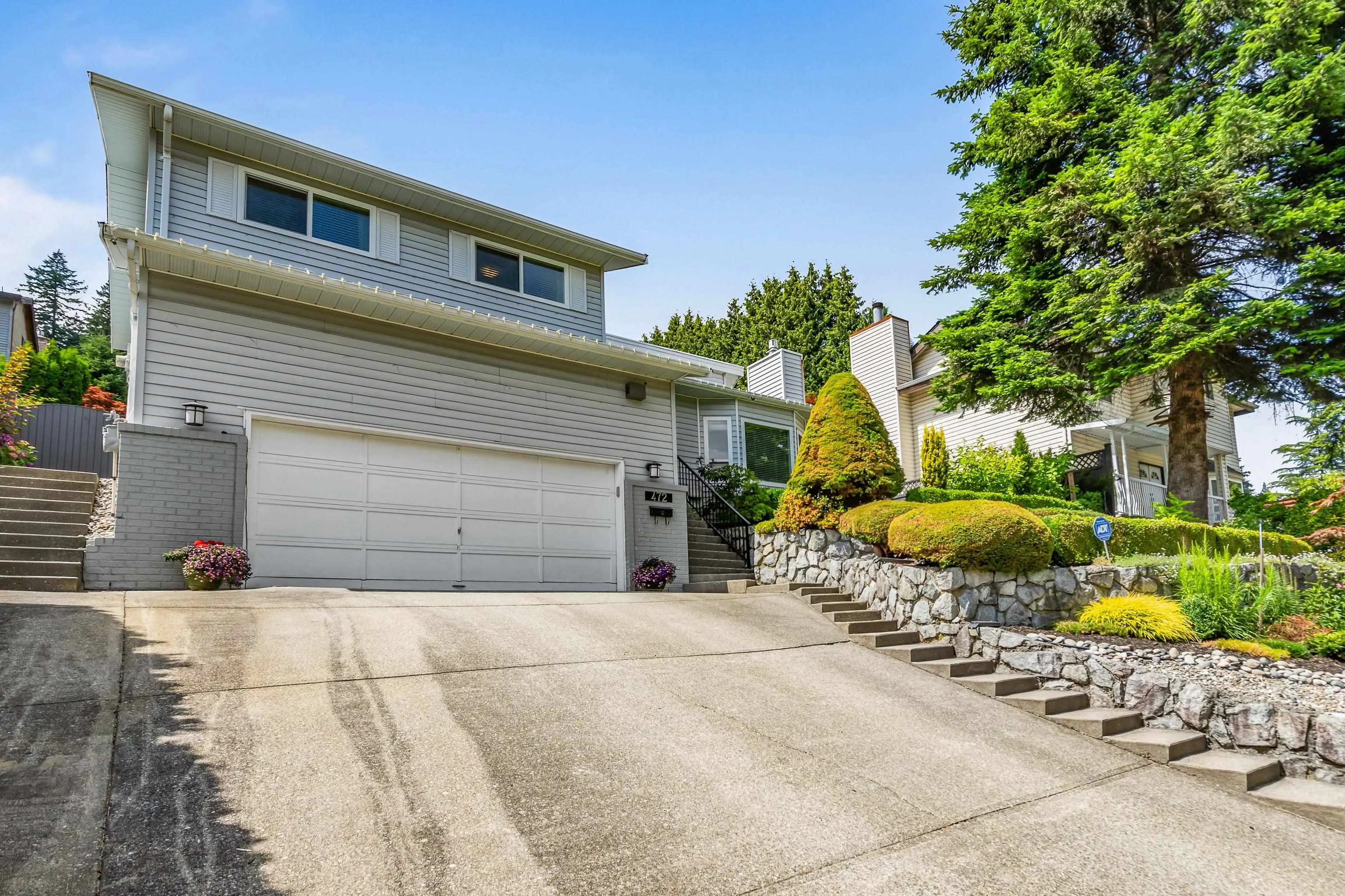 472 Riverview Crescent