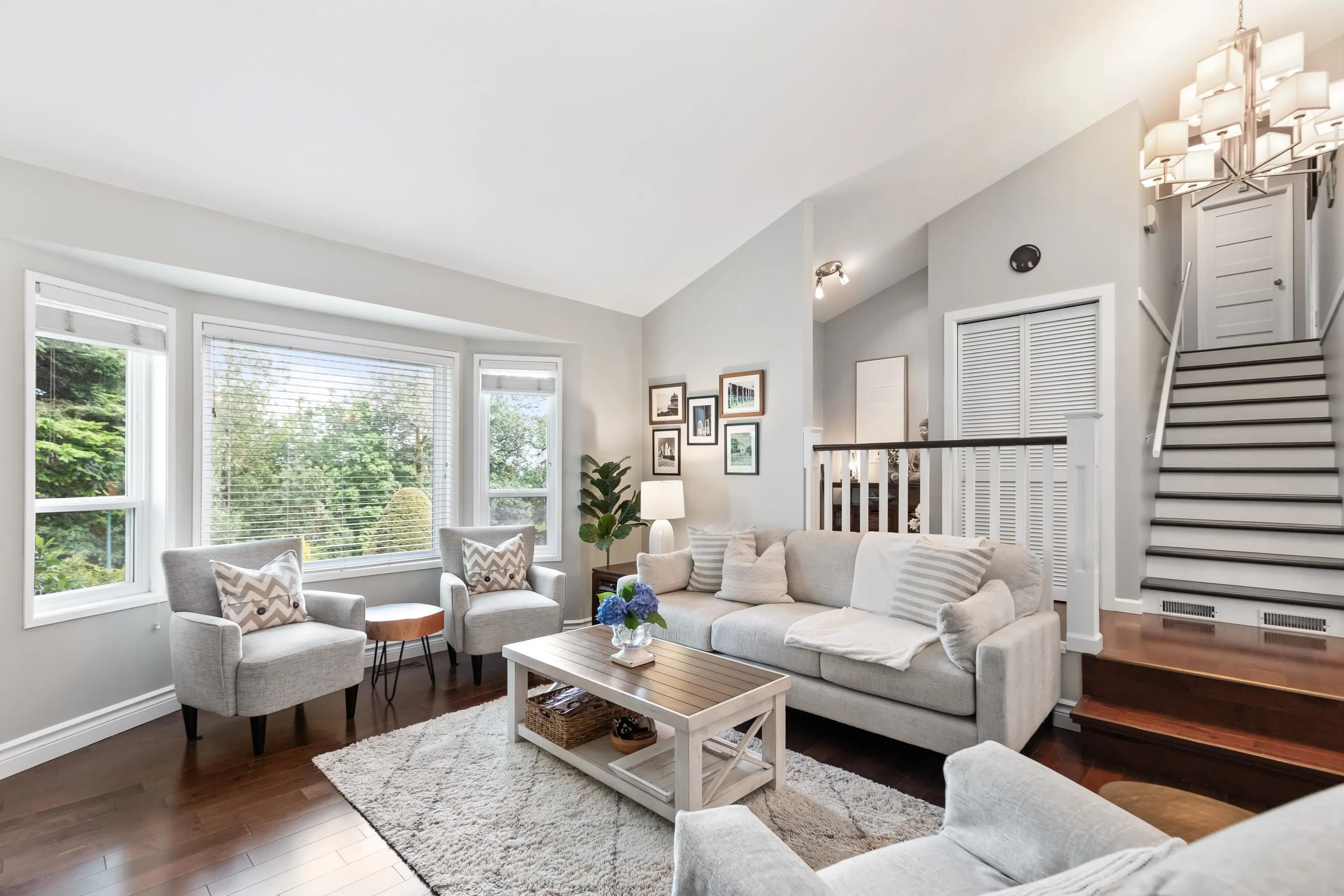 472 Riverview Crescent