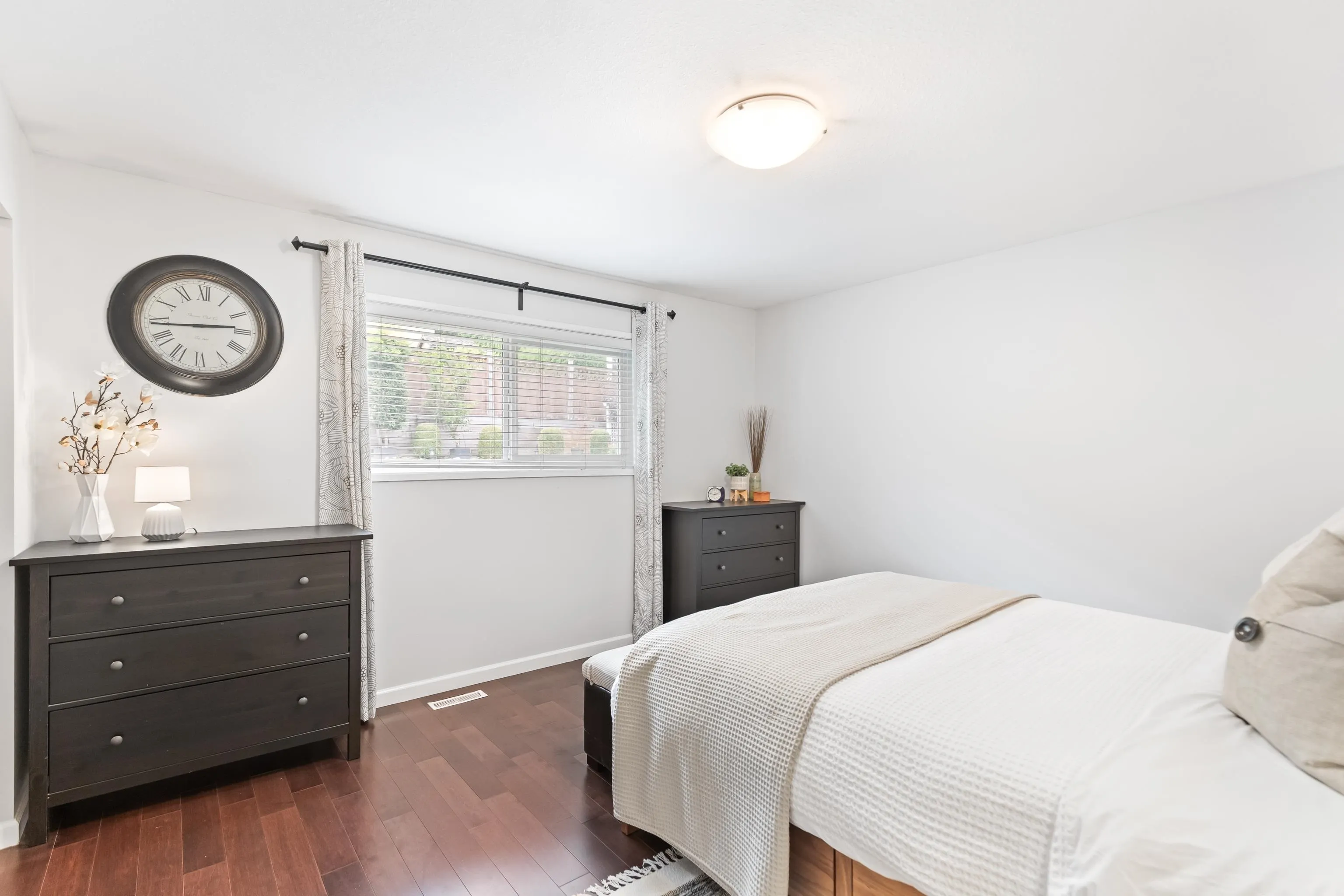 472 Riverview Crescent