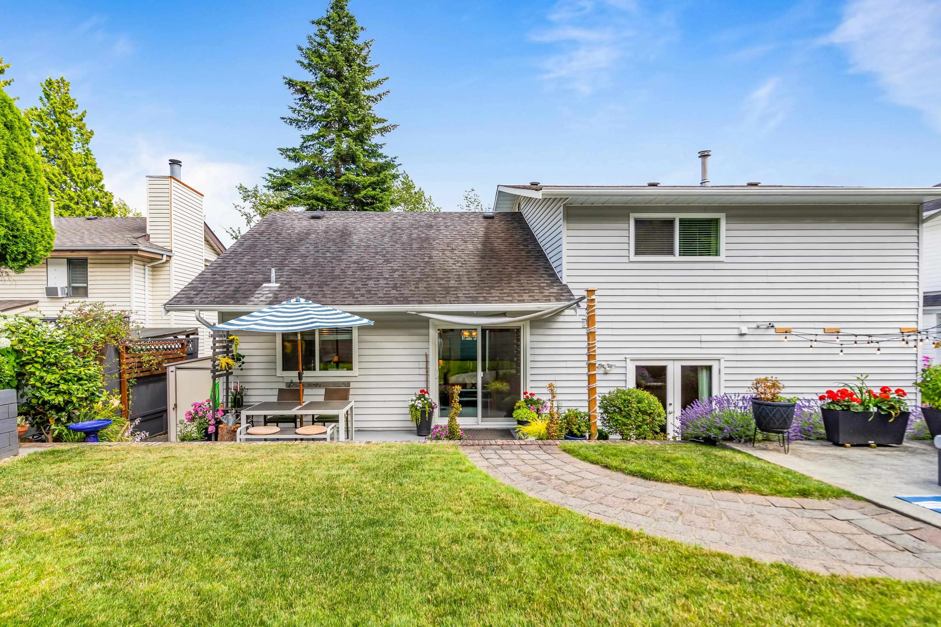 472 Riverview Crescent