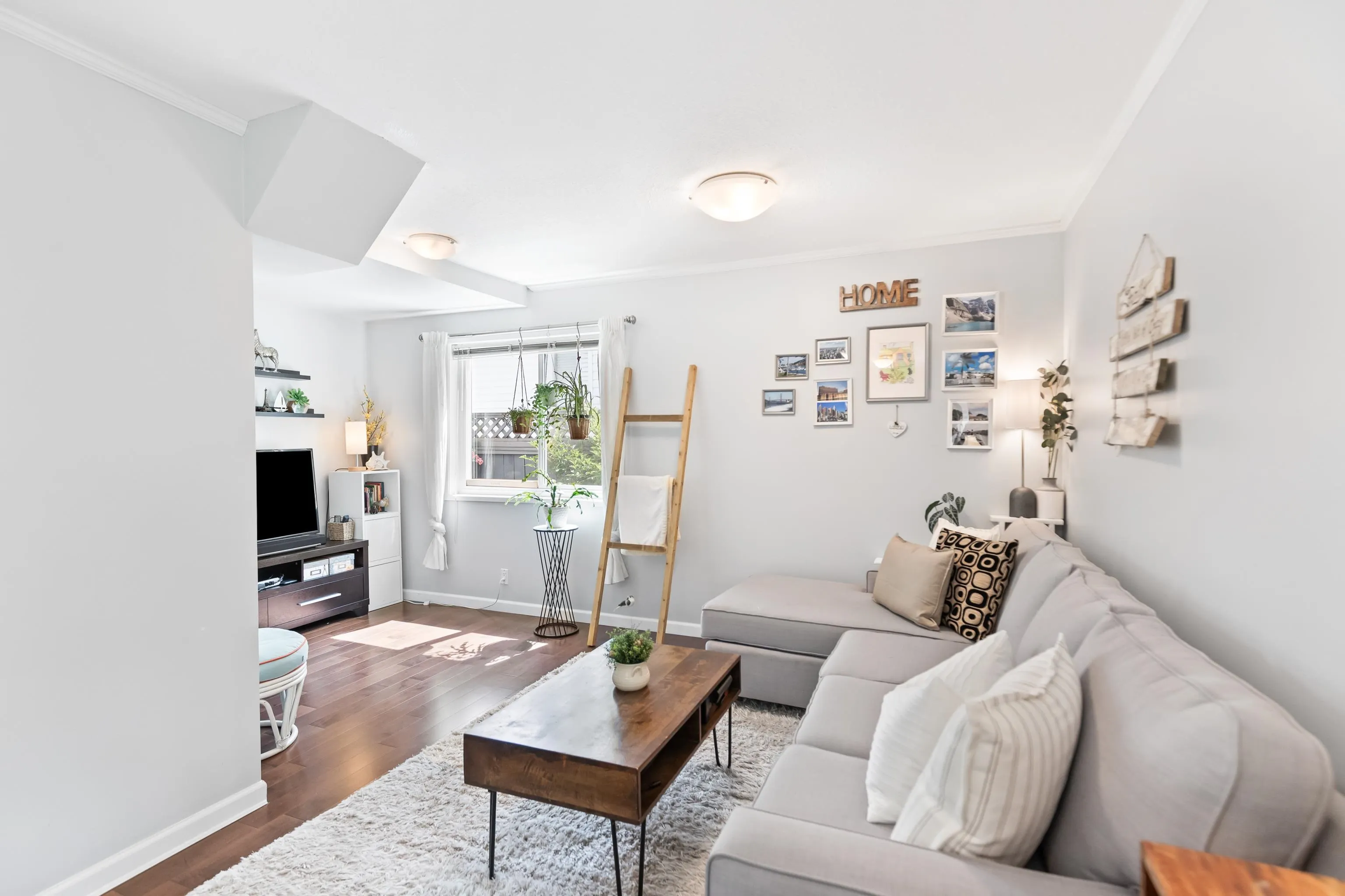 472 Riverview Crescent