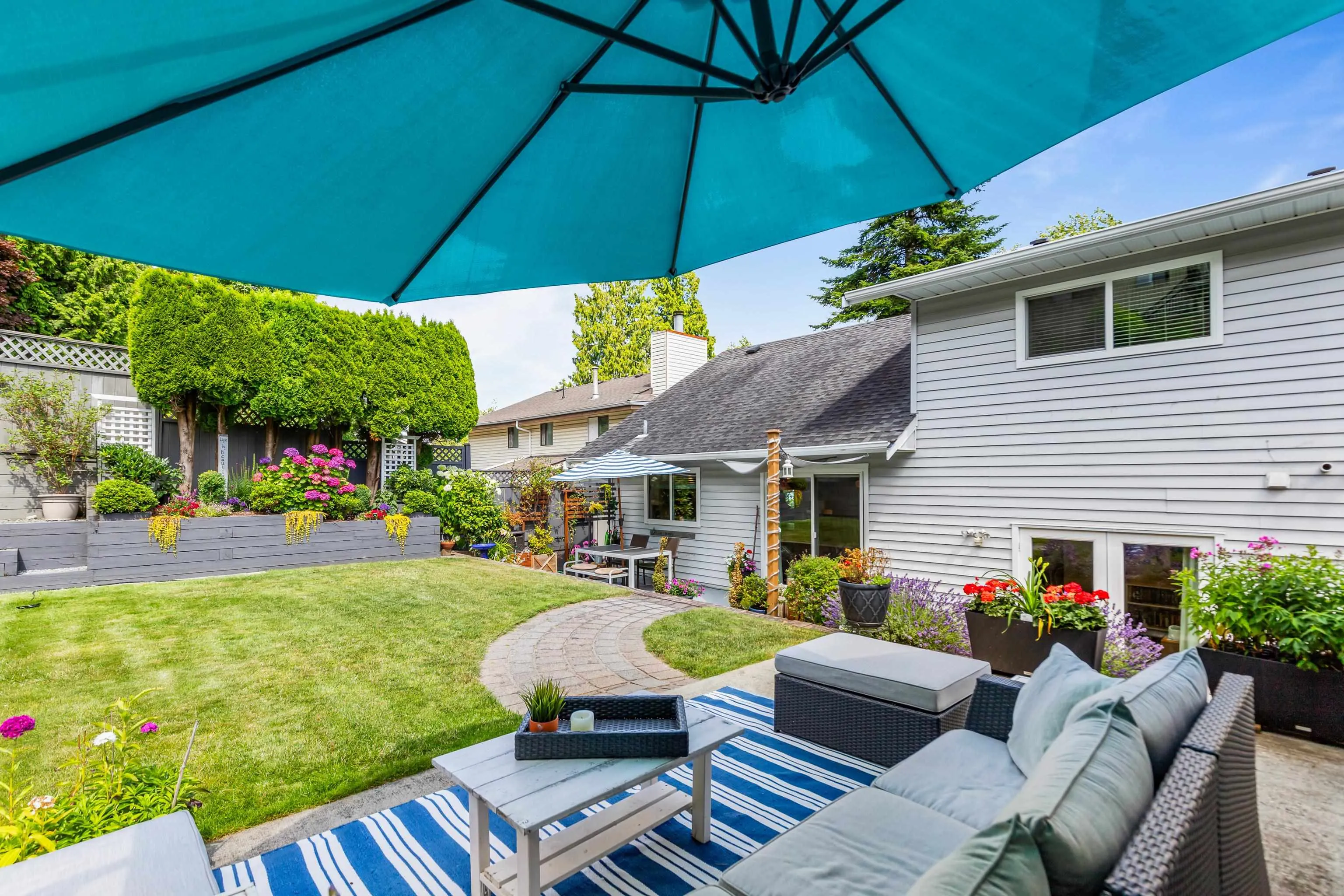 472 Riverview Crescent