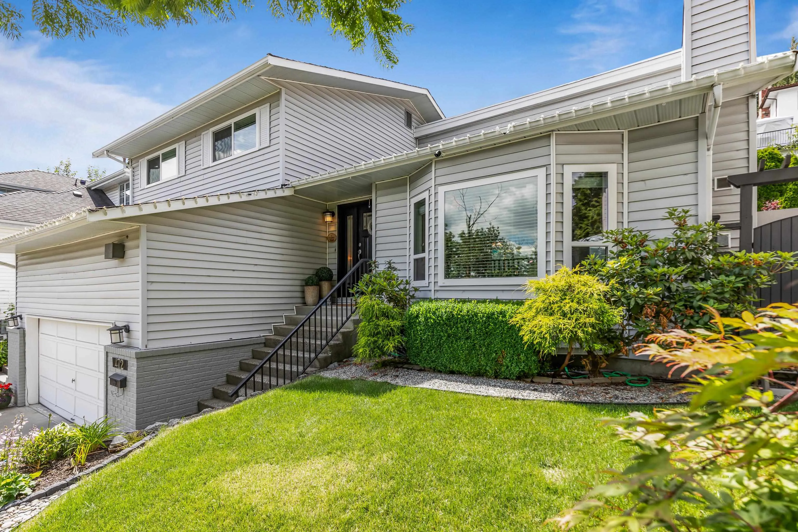 472 Riverview Crescent